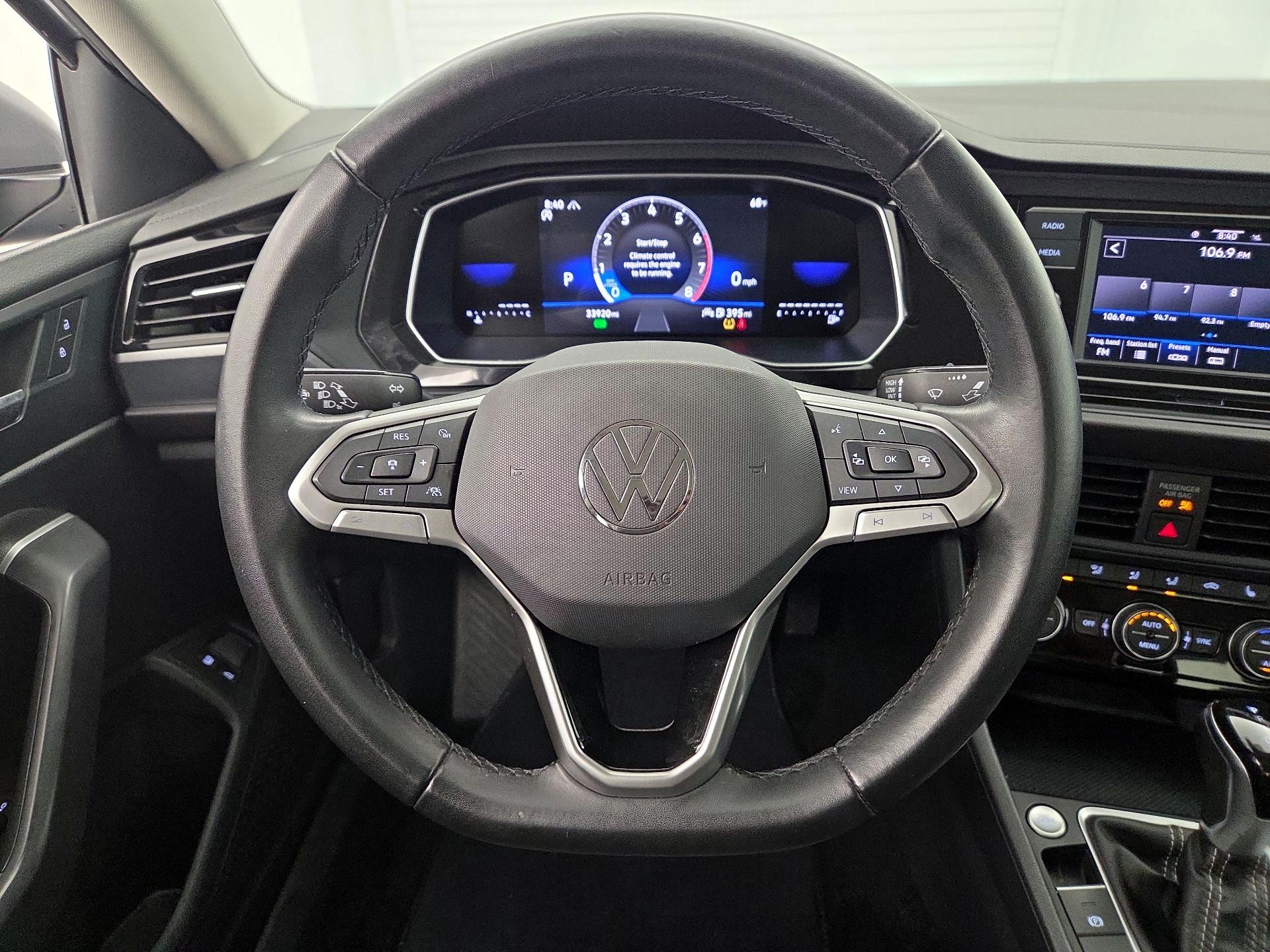 Thumbnail: 2024 Volkswagen Jetta - 10