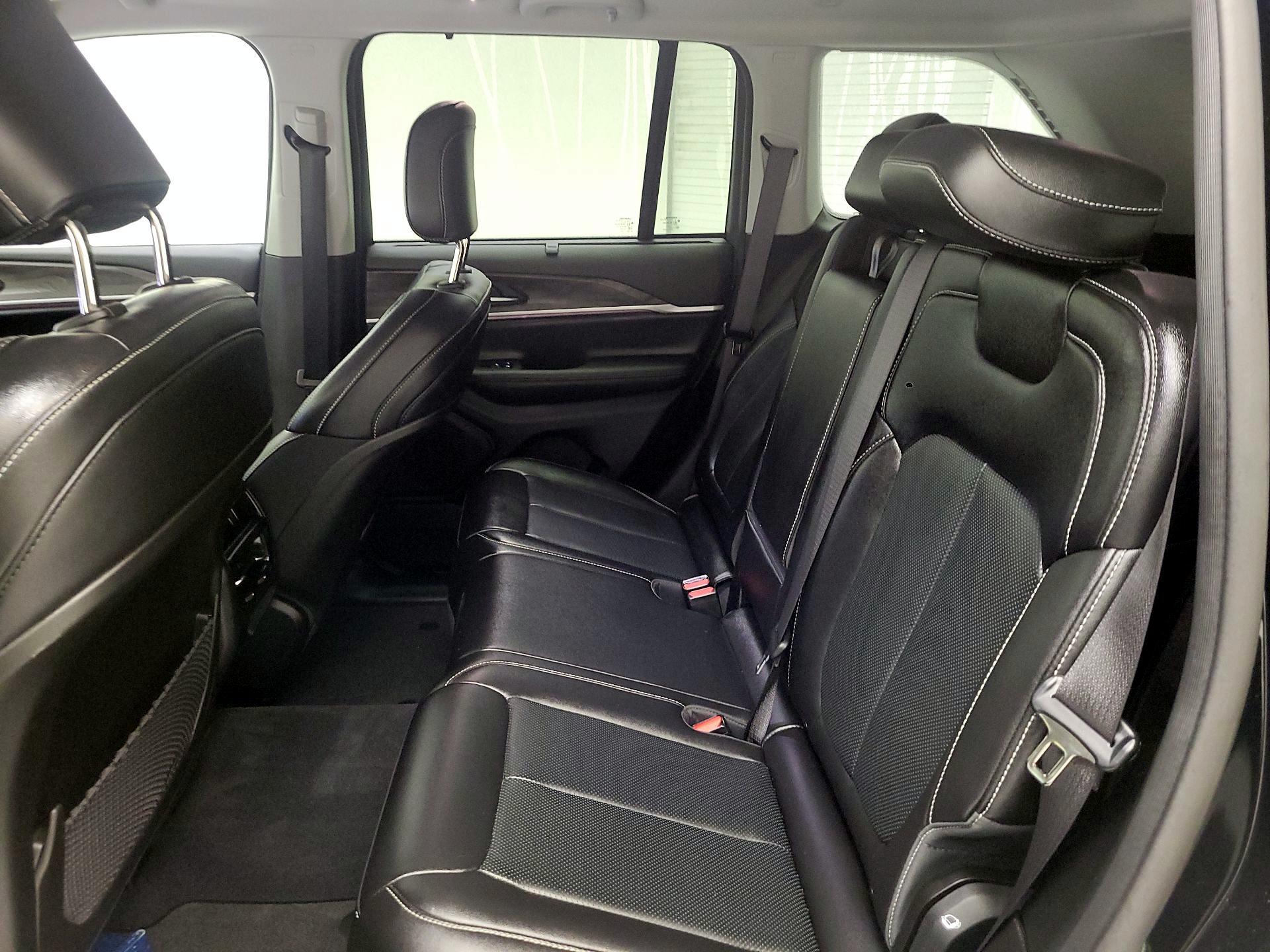 Thumbnail: 2023 Jeep Grand Cherokee - 18