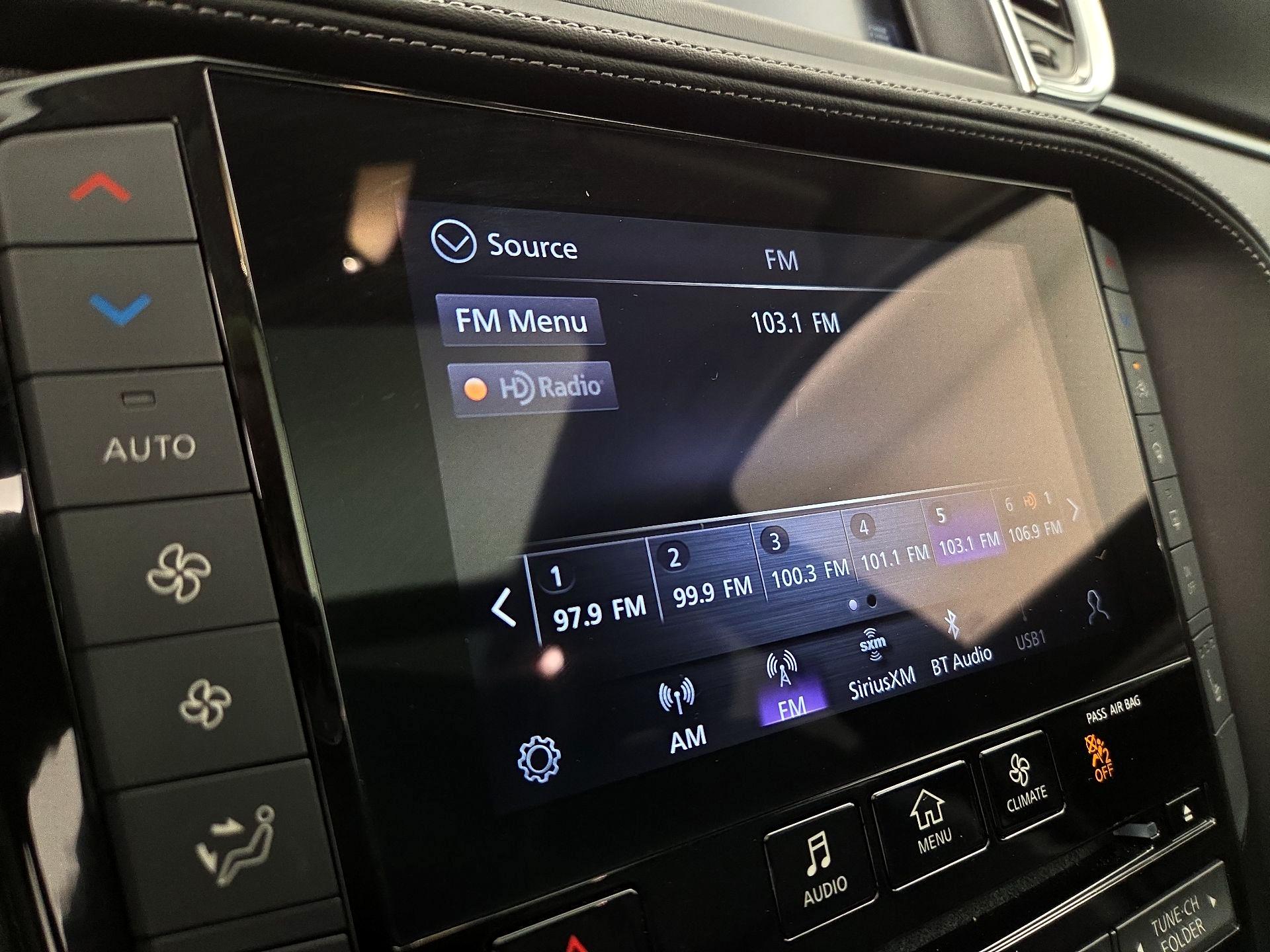 Thumbnail: 2022 INFINITI QX50 - 15