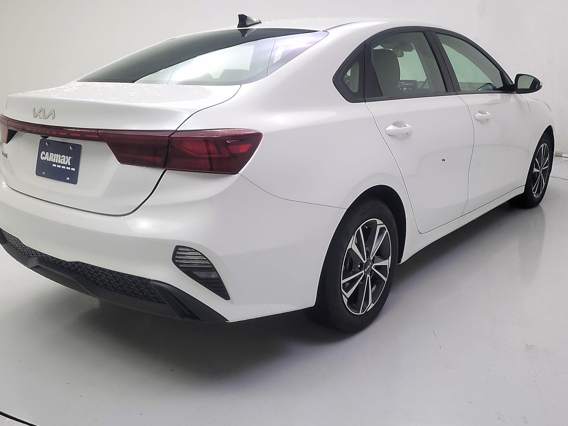 Thumbnail: 2024 Kia Forte - 5