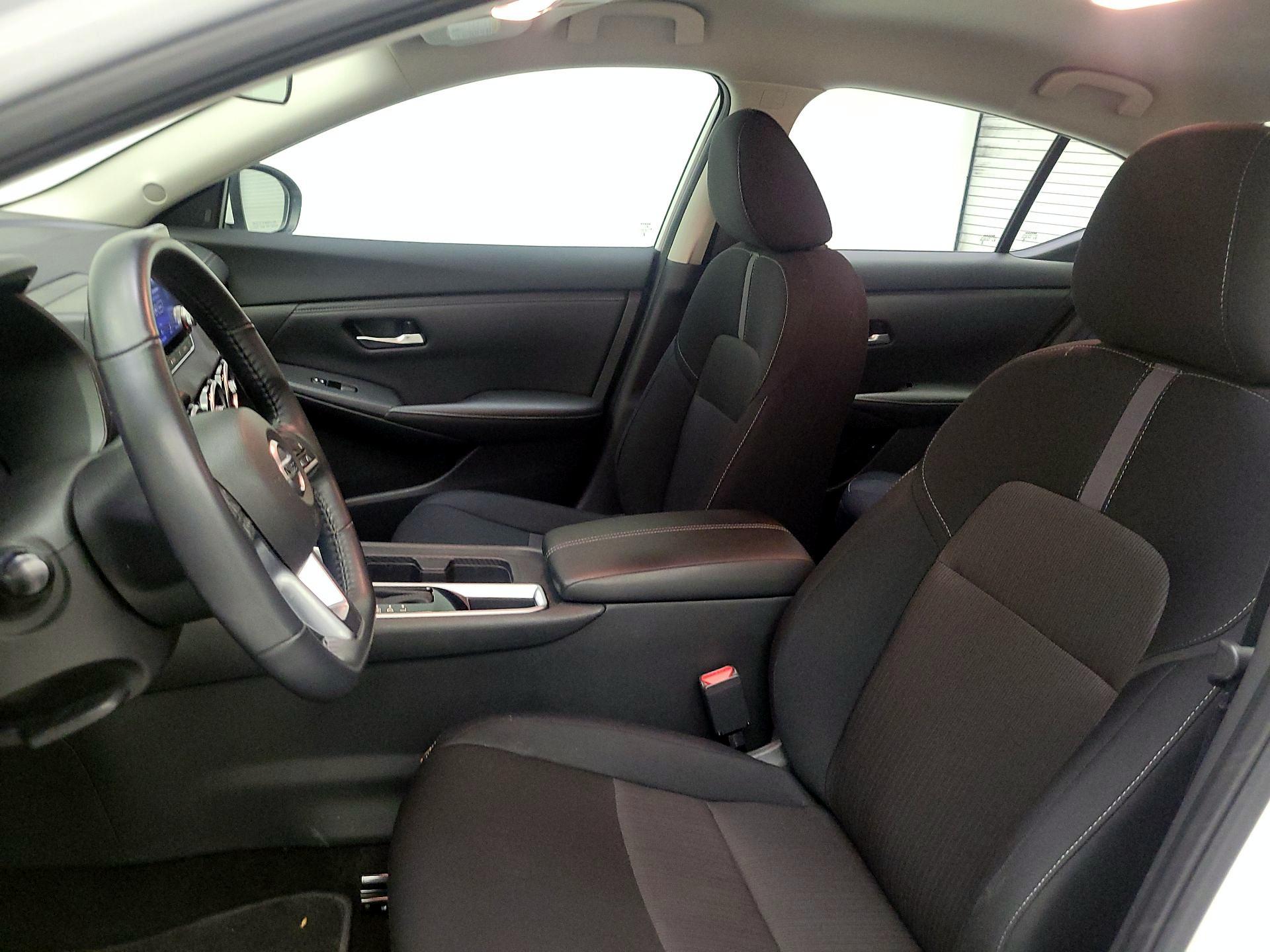 Thumbnail: 2023 Nissan Sentra - 9