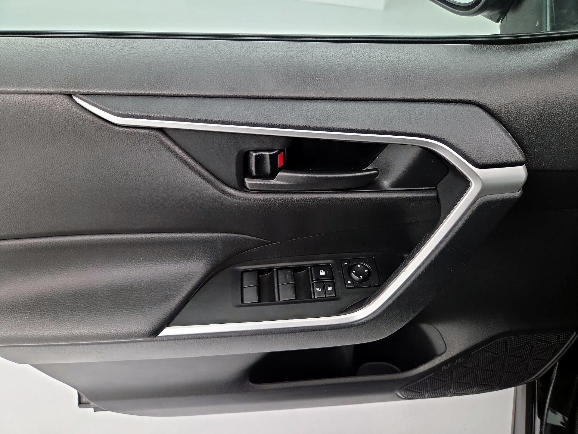 Thumbnail: 2024 Toyota RAV4 - 12