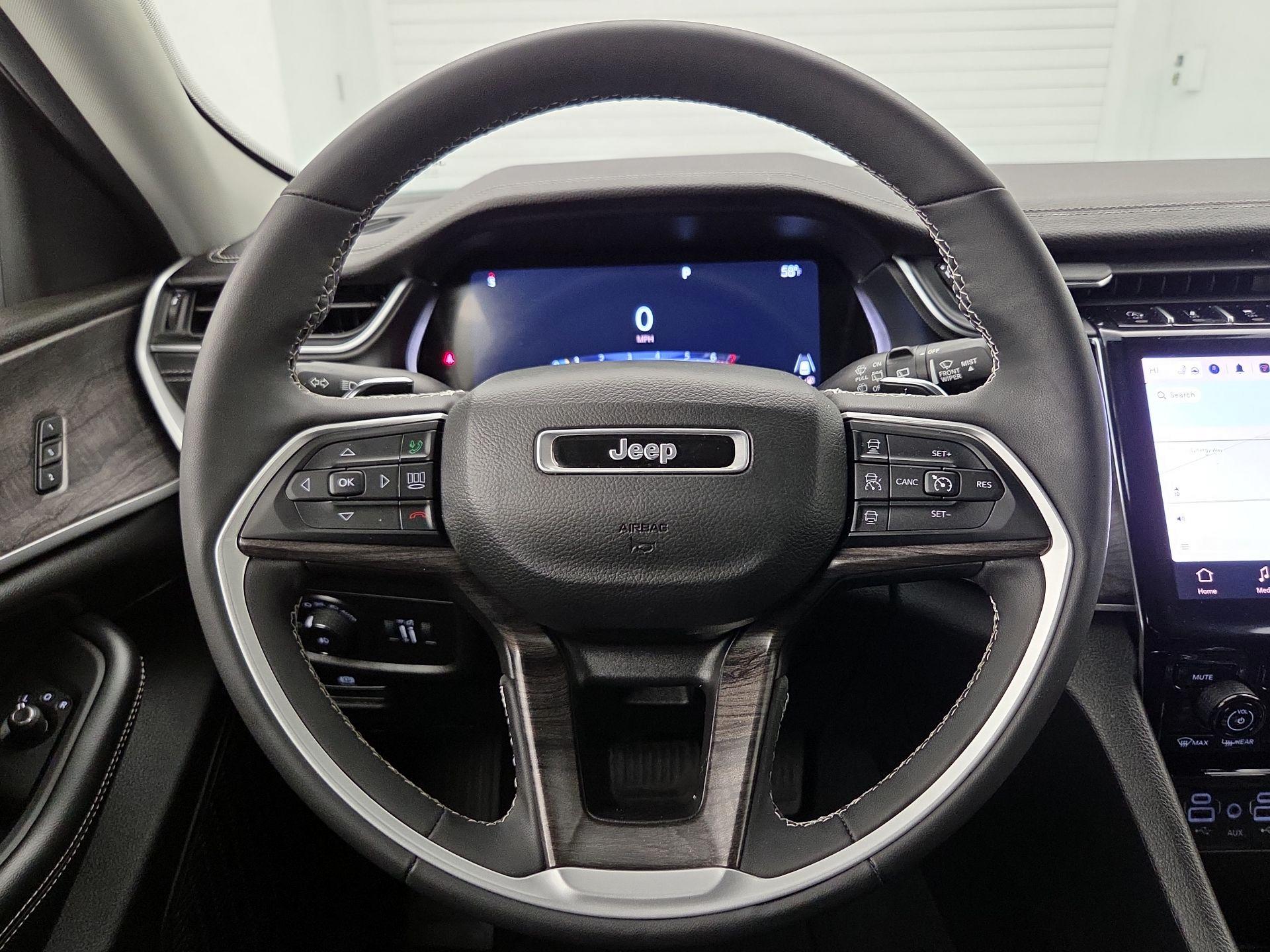 Thumbnail: 2023 Jeep Grand Cherokee - 10