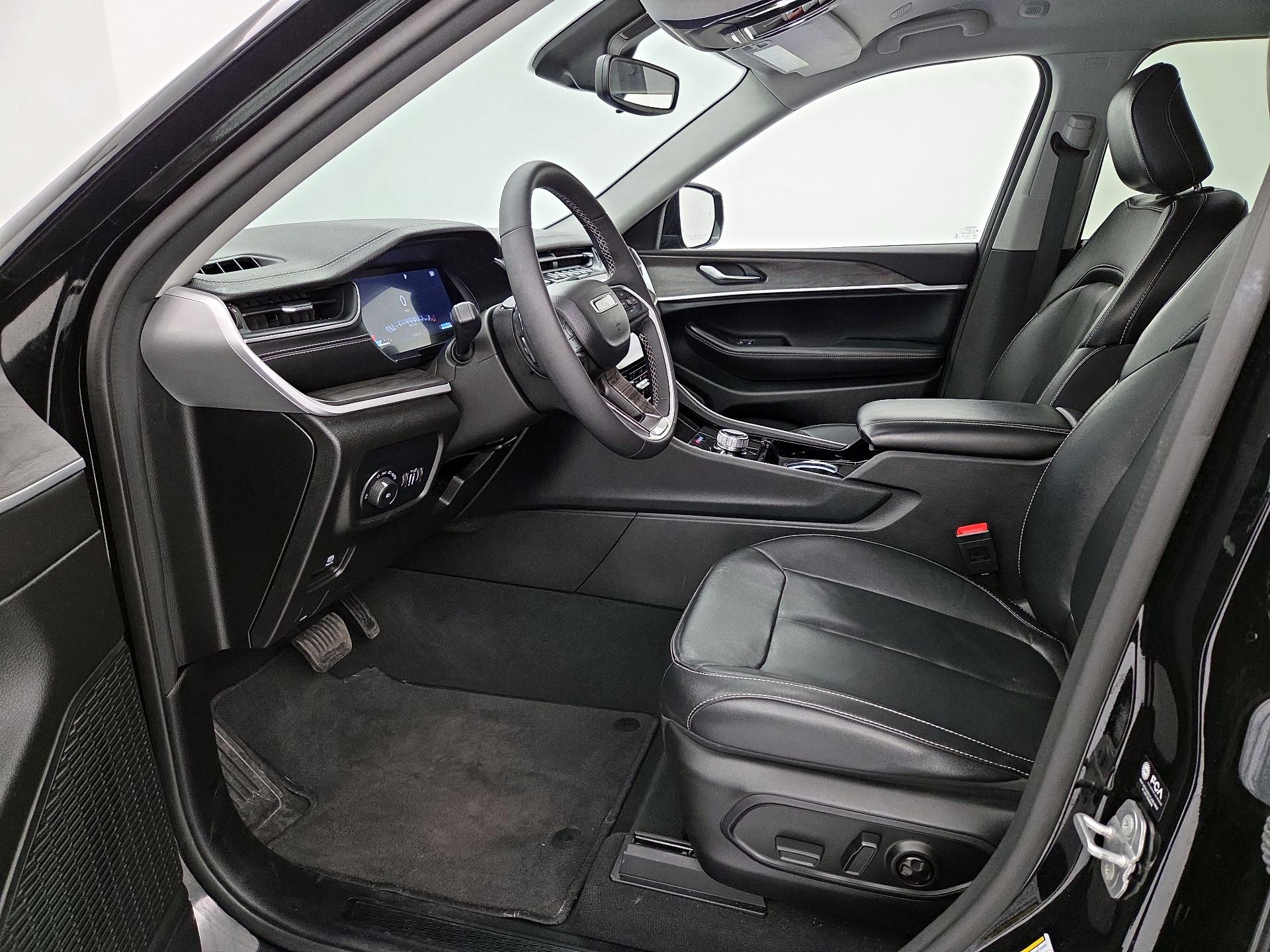 Thumbnail: 2023 Jeep Grand Cherokee - 11