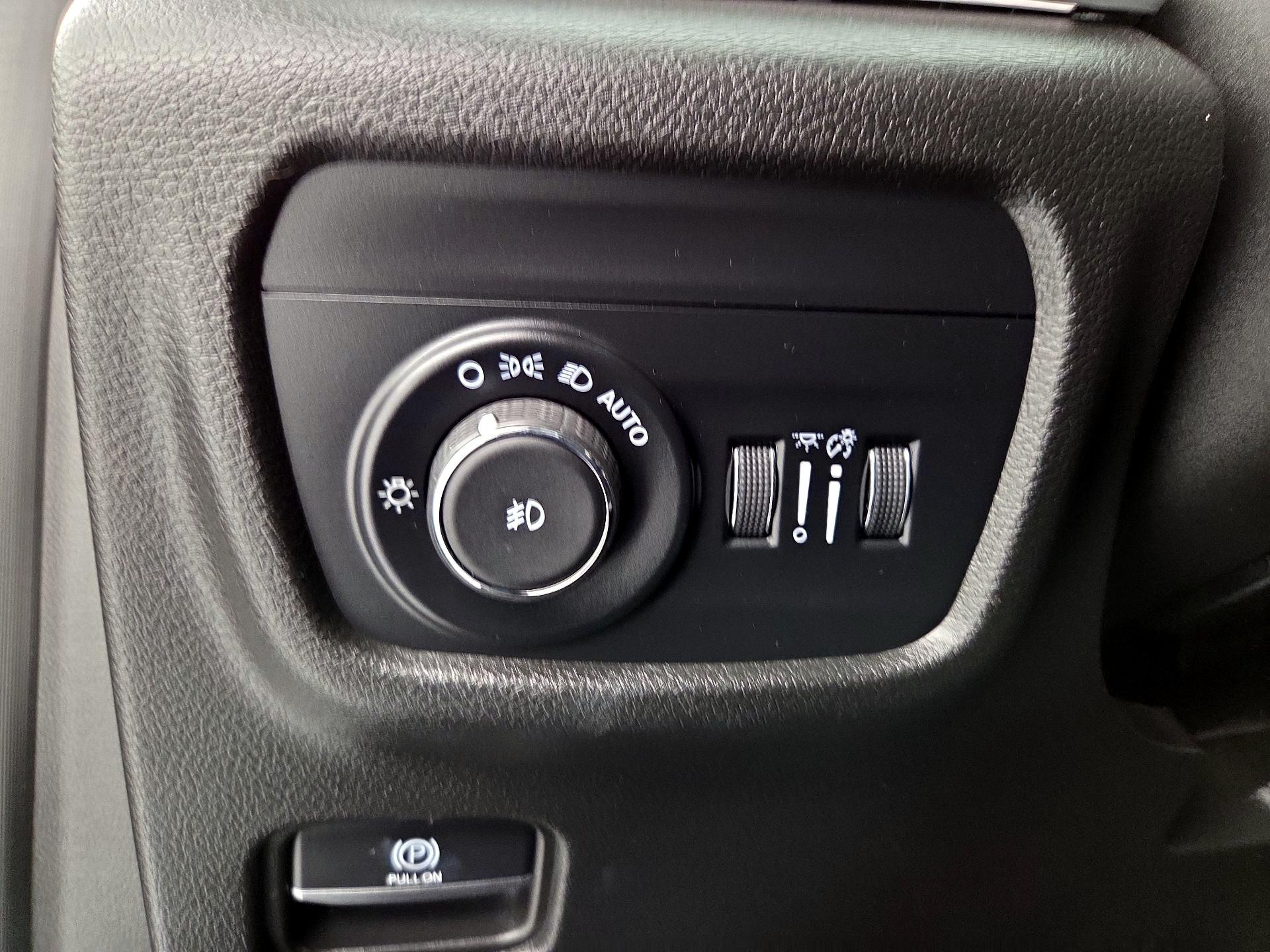 Thumbnail: 2023 Jeep Grand Cherokee - 13