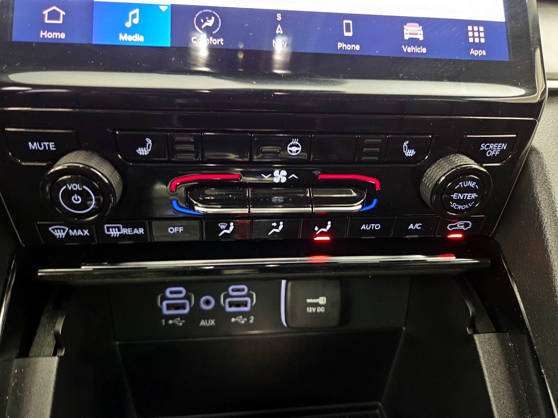 Thumbnail: 2023 Jeep Grand Cherokee - 17