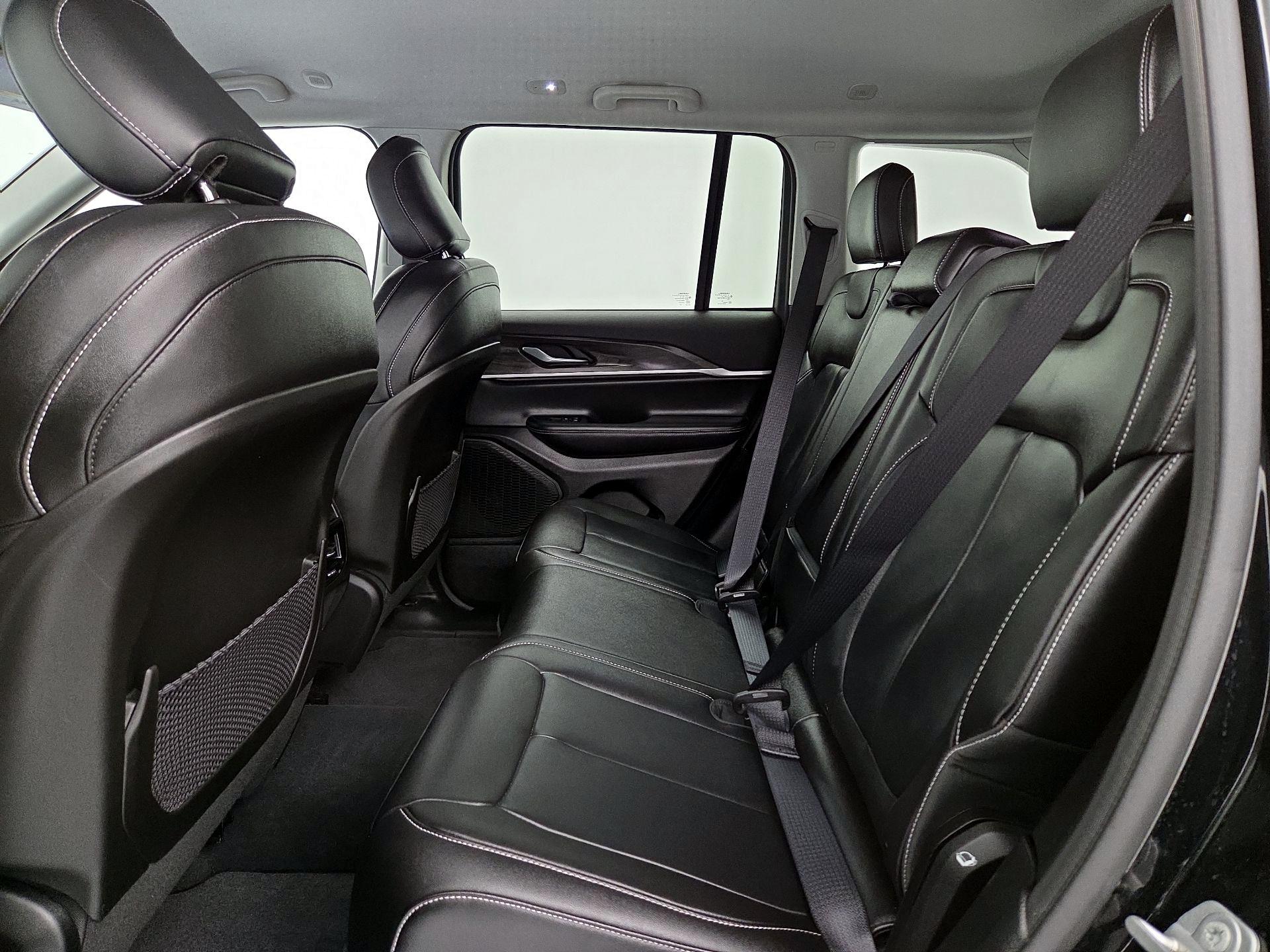 Thumbnail: 2023 Jeep Grand Cherokee - 20