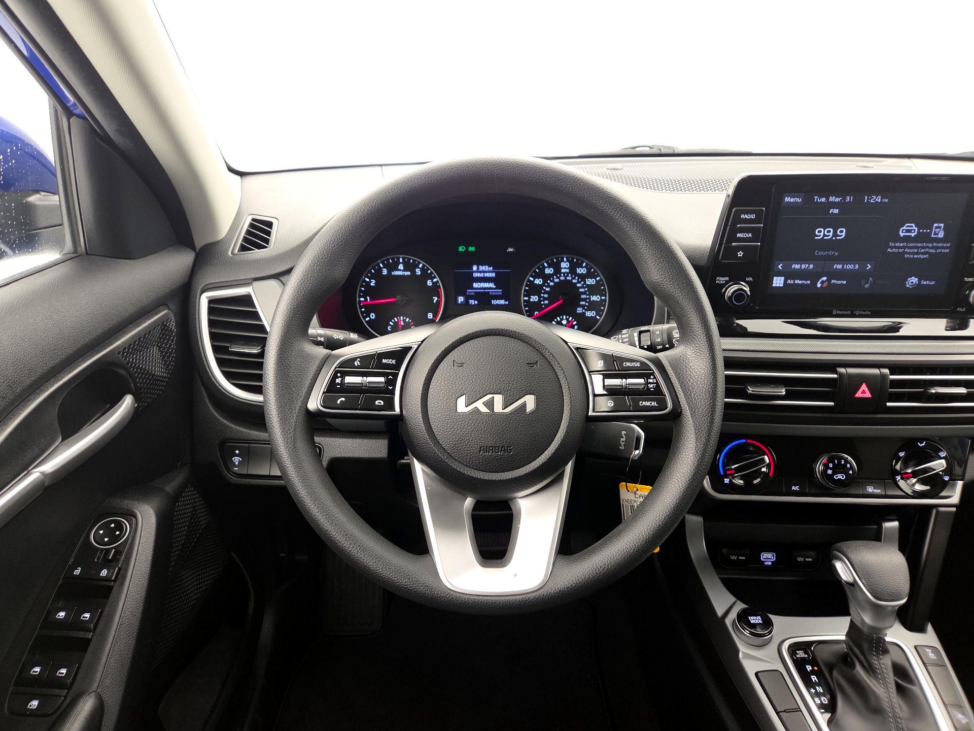 Thumbnail: 2023 Kia Seltos - 10