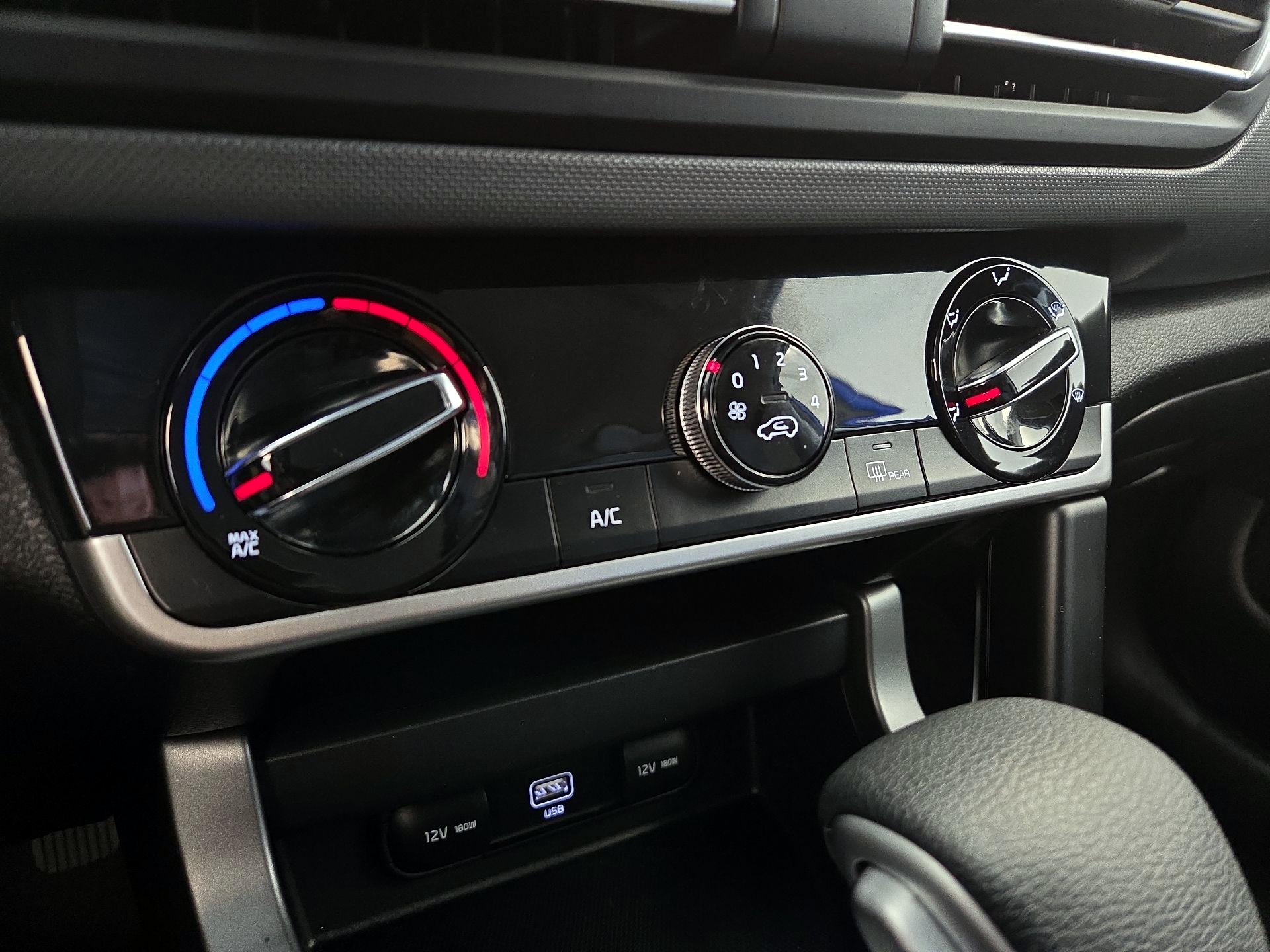 Thumbnail: 2023 Kia Seltos - 16