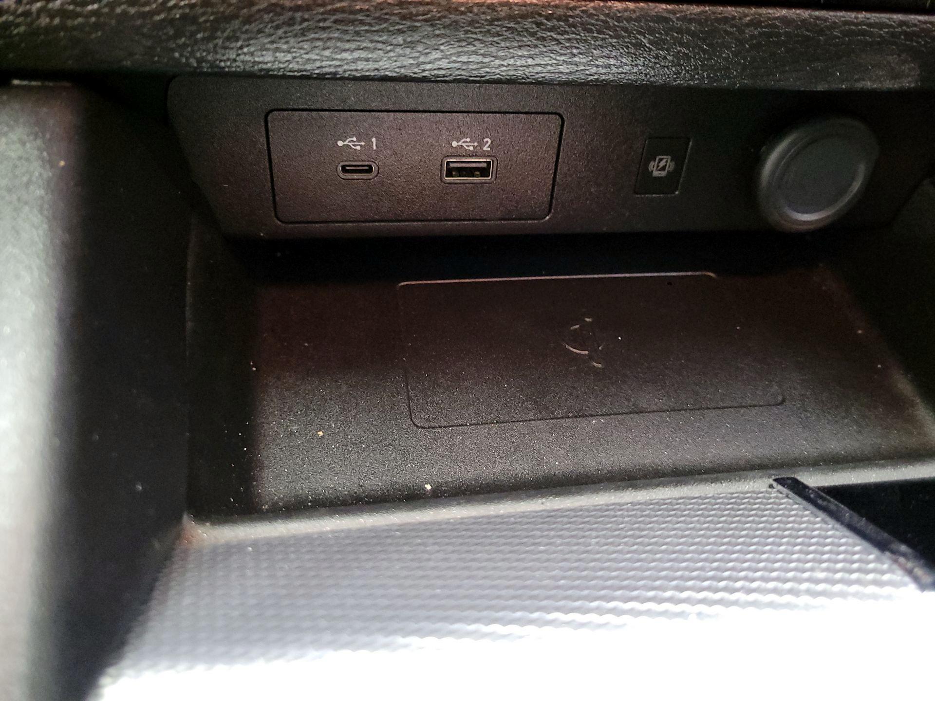 Thumbnail: 2024 Mitsubishi Outlander - 16