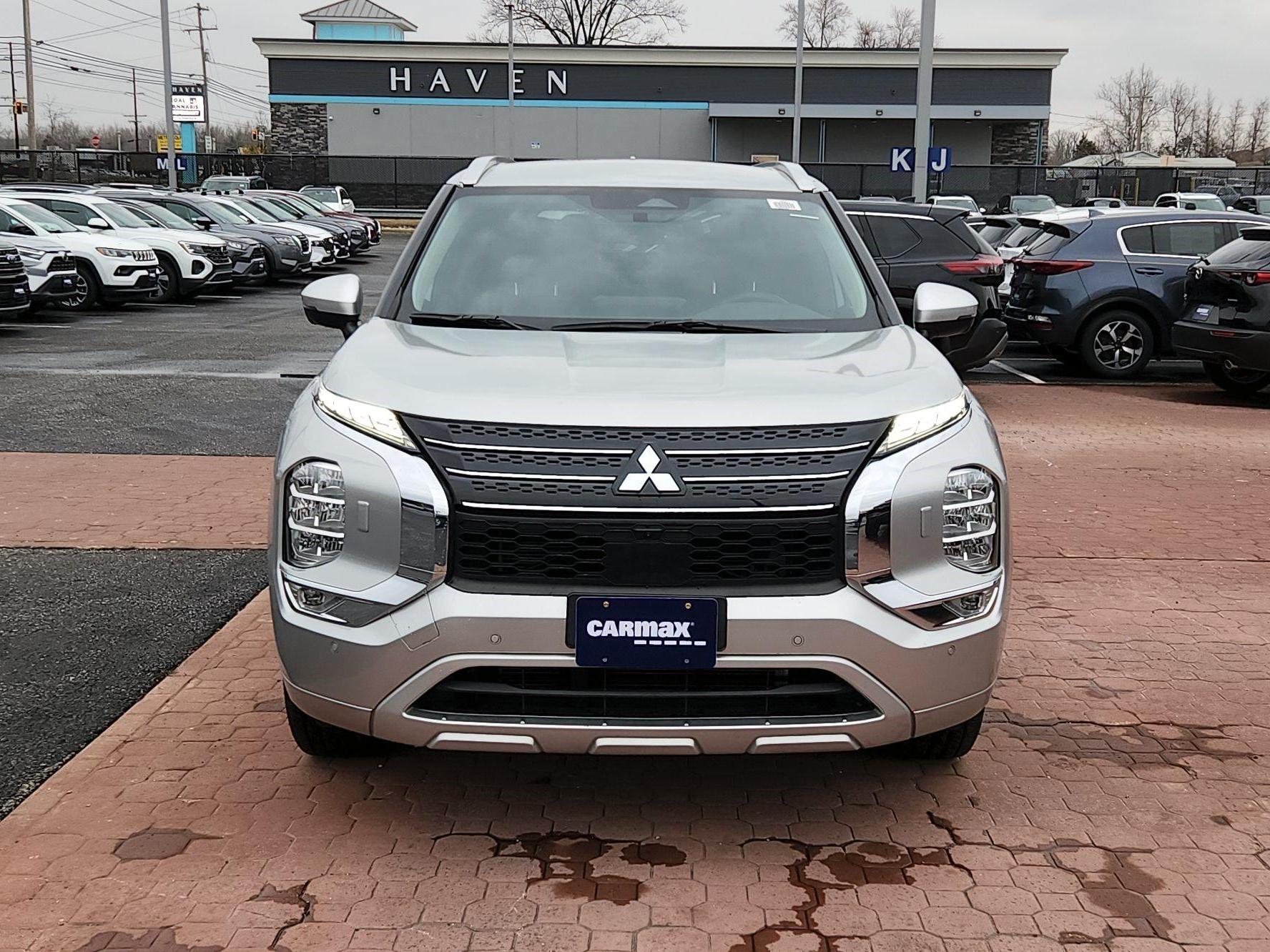 Thumbnail: 2024 Mitsubishi Outlander - 2