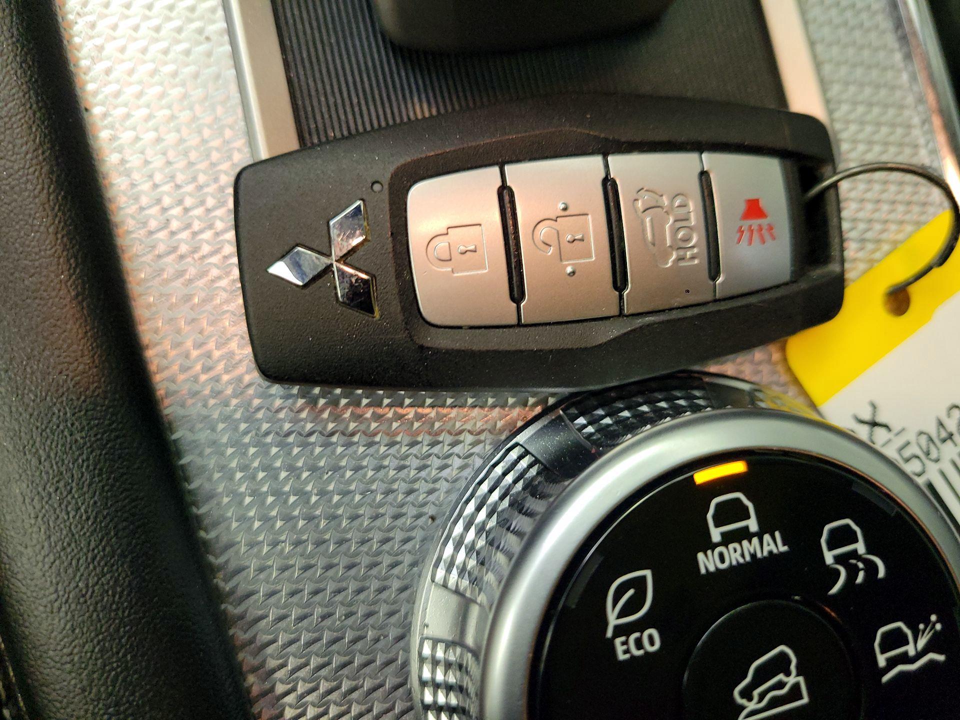 Thumbnail: 2024 Mitsubishi Outlander - 20