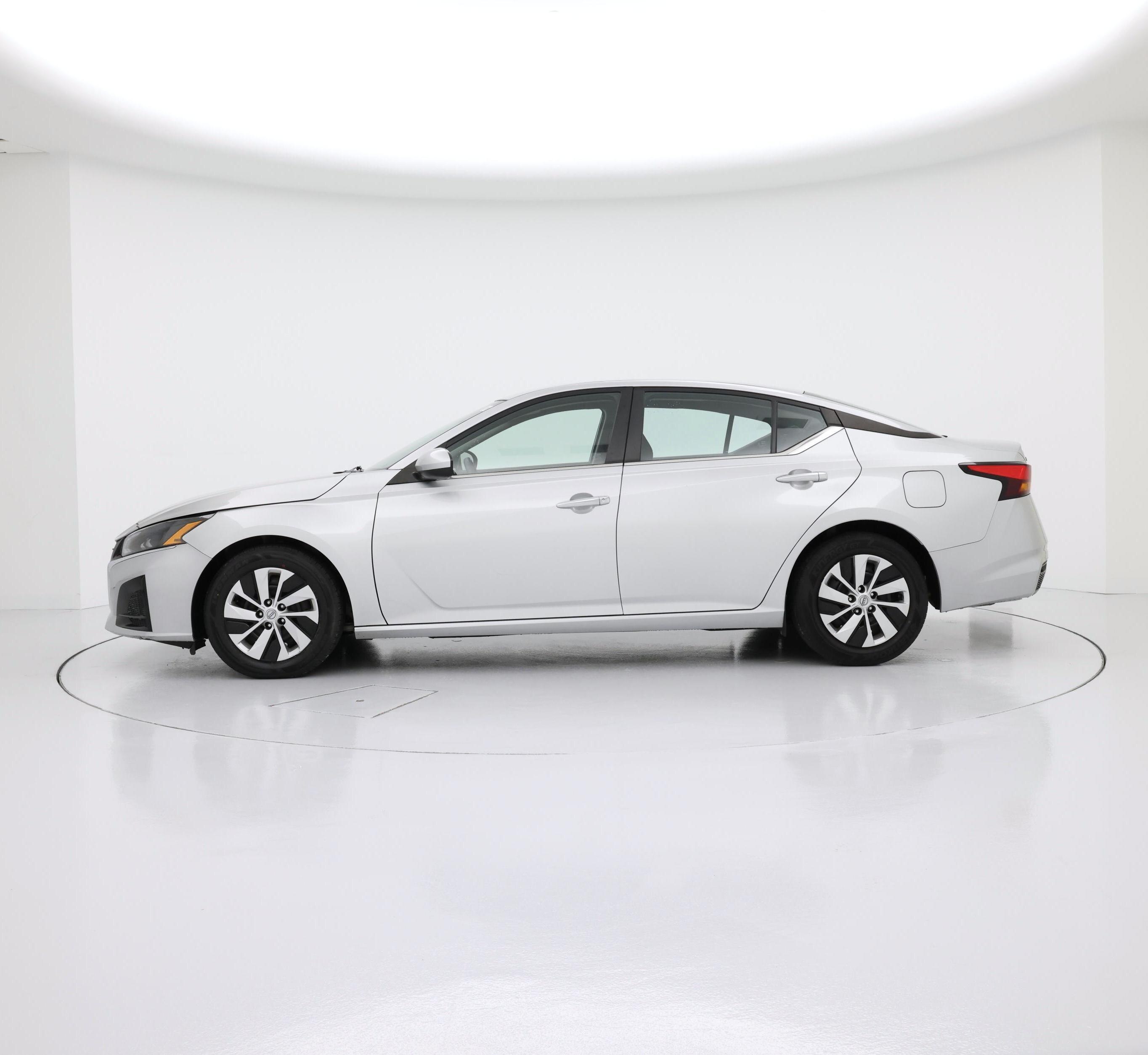 Thumbnail: 2023 Nissan Altima - 3