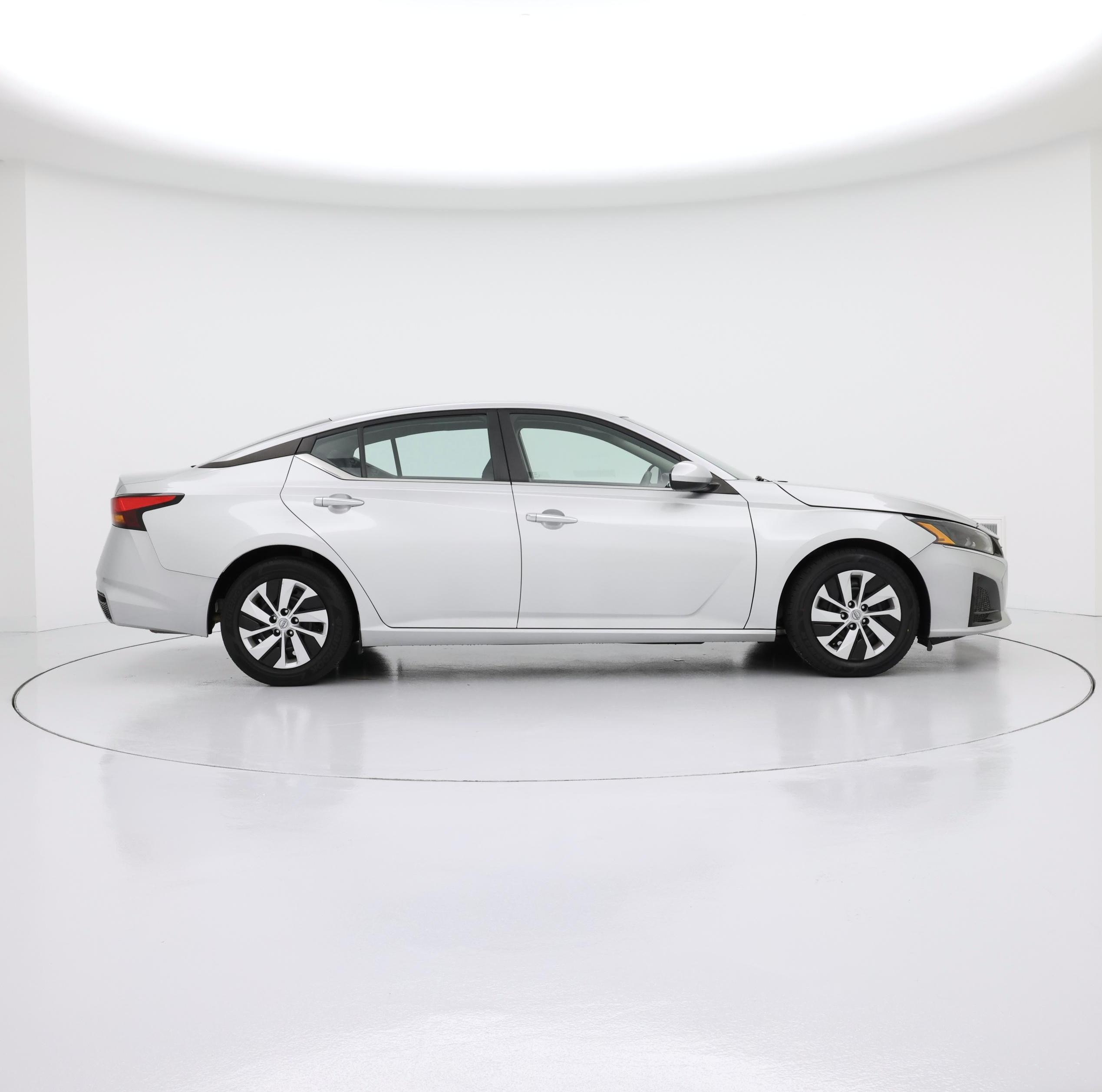 Thumbnail: 2023 Nissan Altima - 7