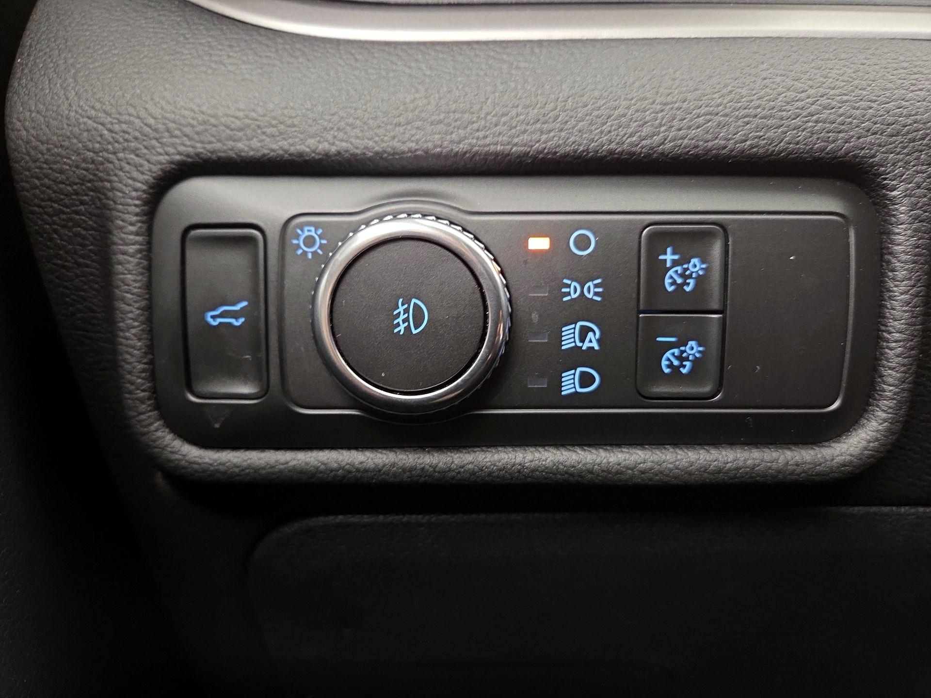 Thumbnail: 2022 Ford Explorer - 13