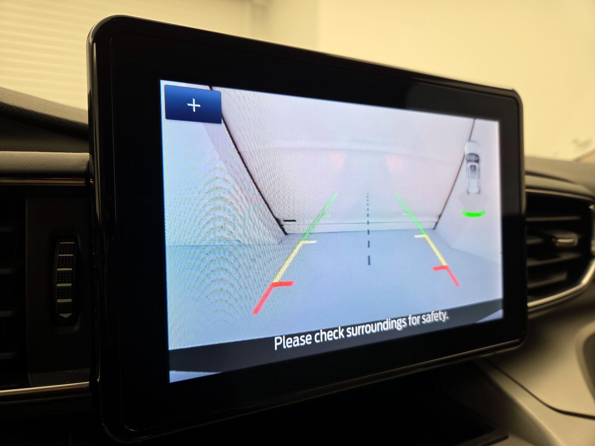 Thumbnail: 2022 Ford Explorer - 14