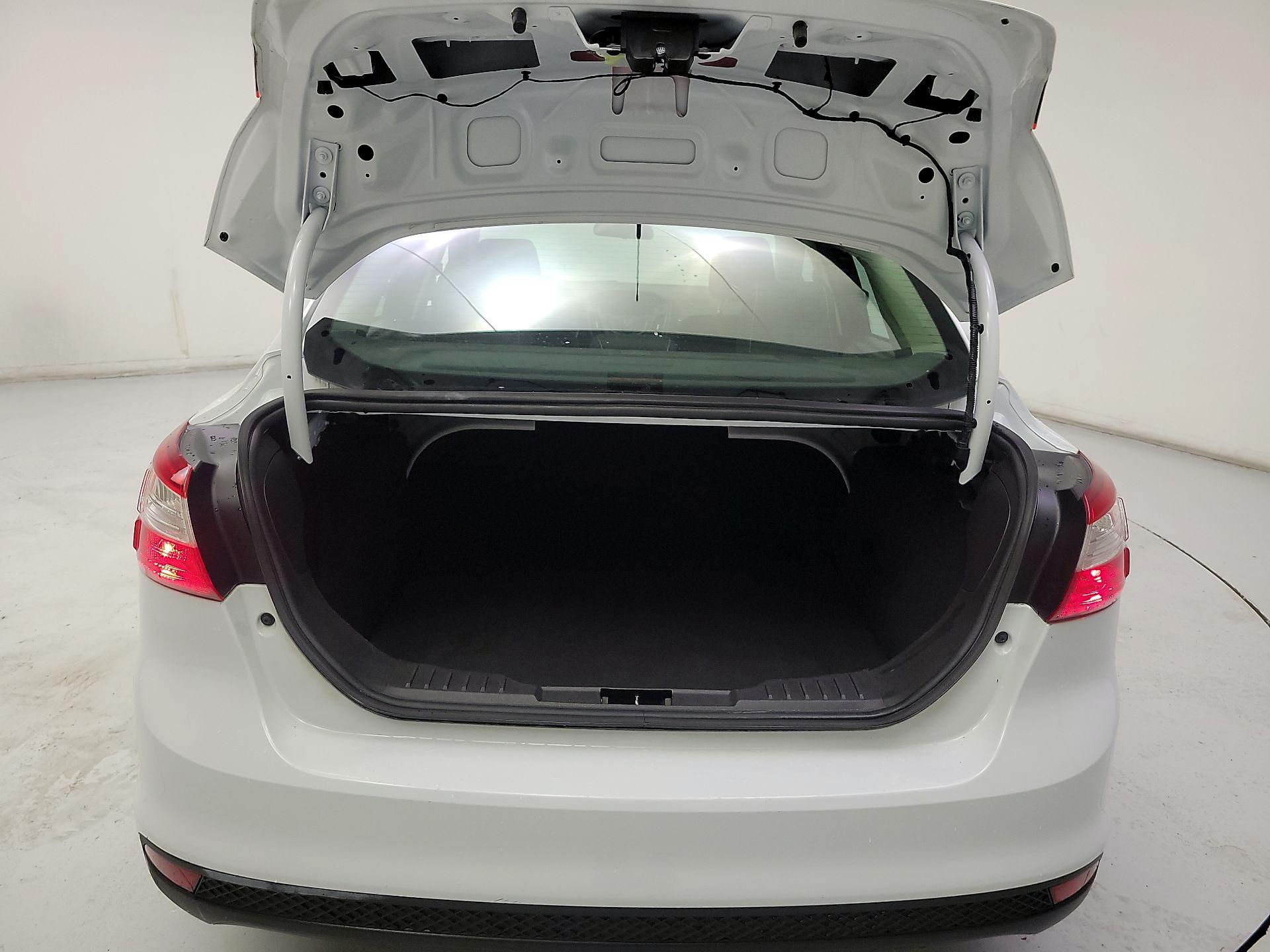 Thumbnail: 2014 Ford Focus - 17