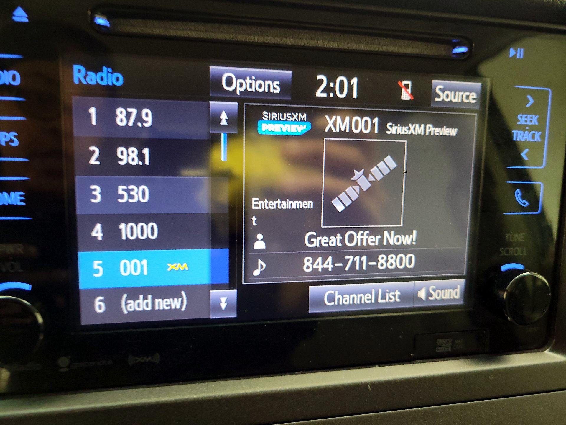 Thumbnail: 2016 Toyota Sienna - 14