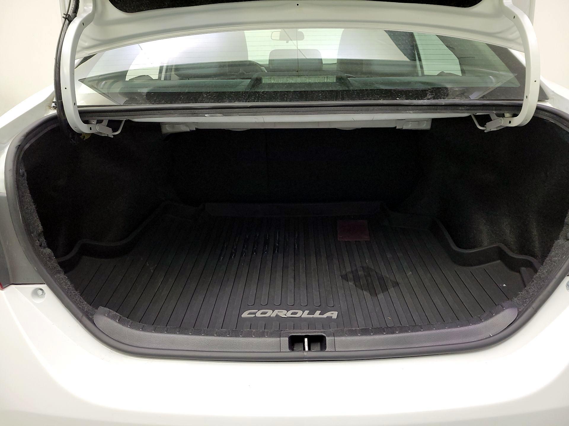 Thumbnail: 2019 Toyota Corolla - 18