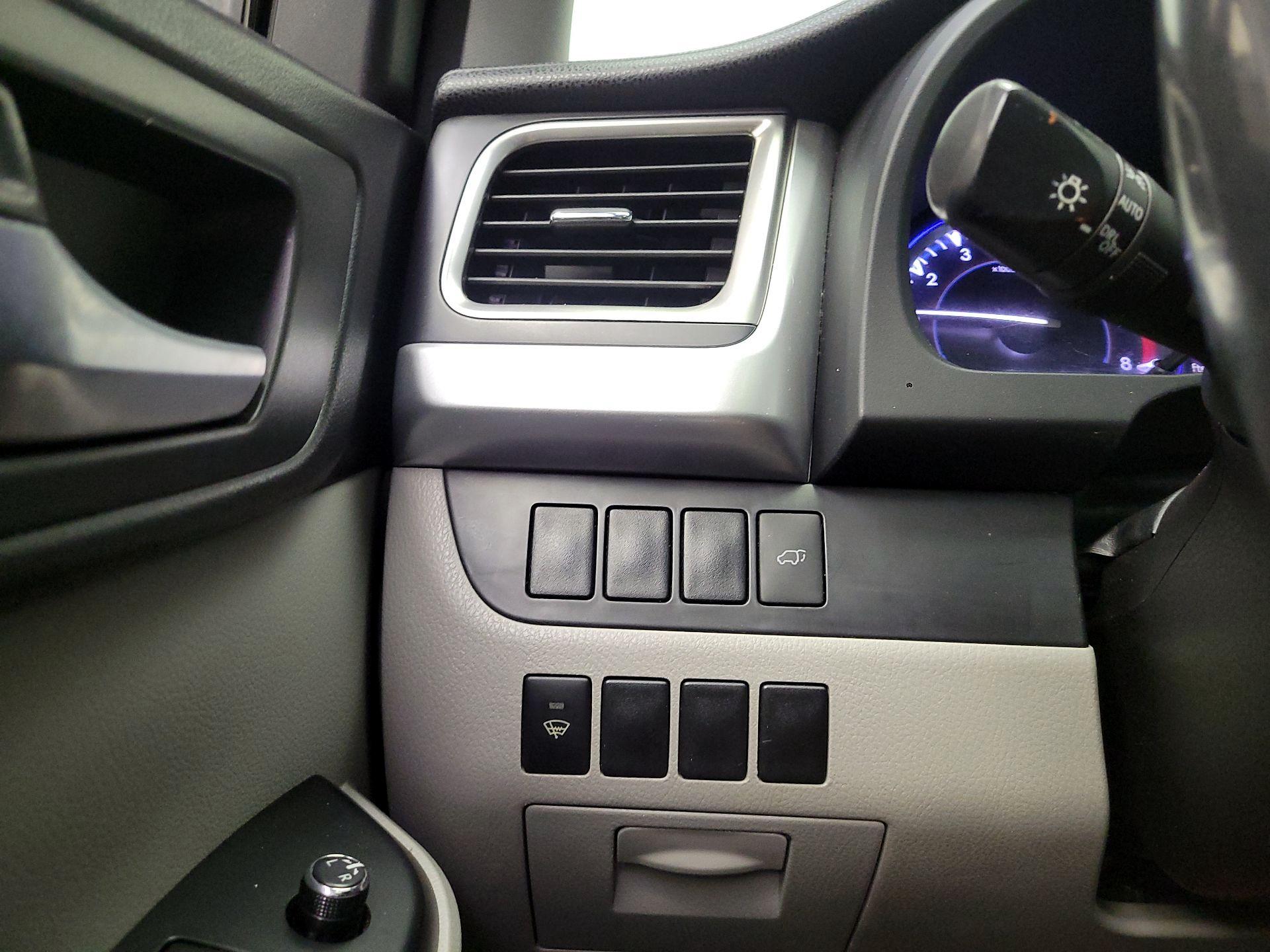 Thumbnail: 2015 Toyota Highlander - 11