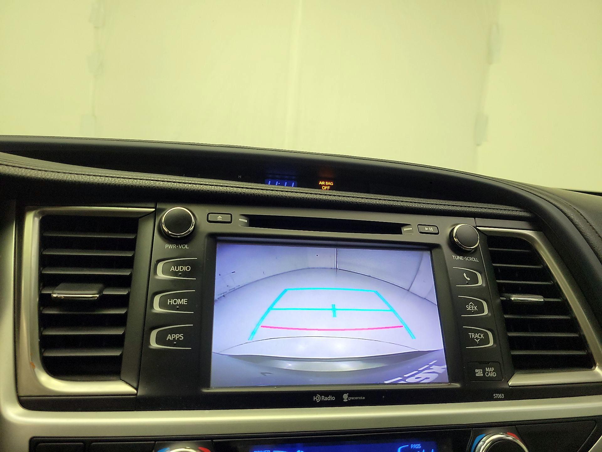 Thumbnail: 2015 Toyota Highlander - 12