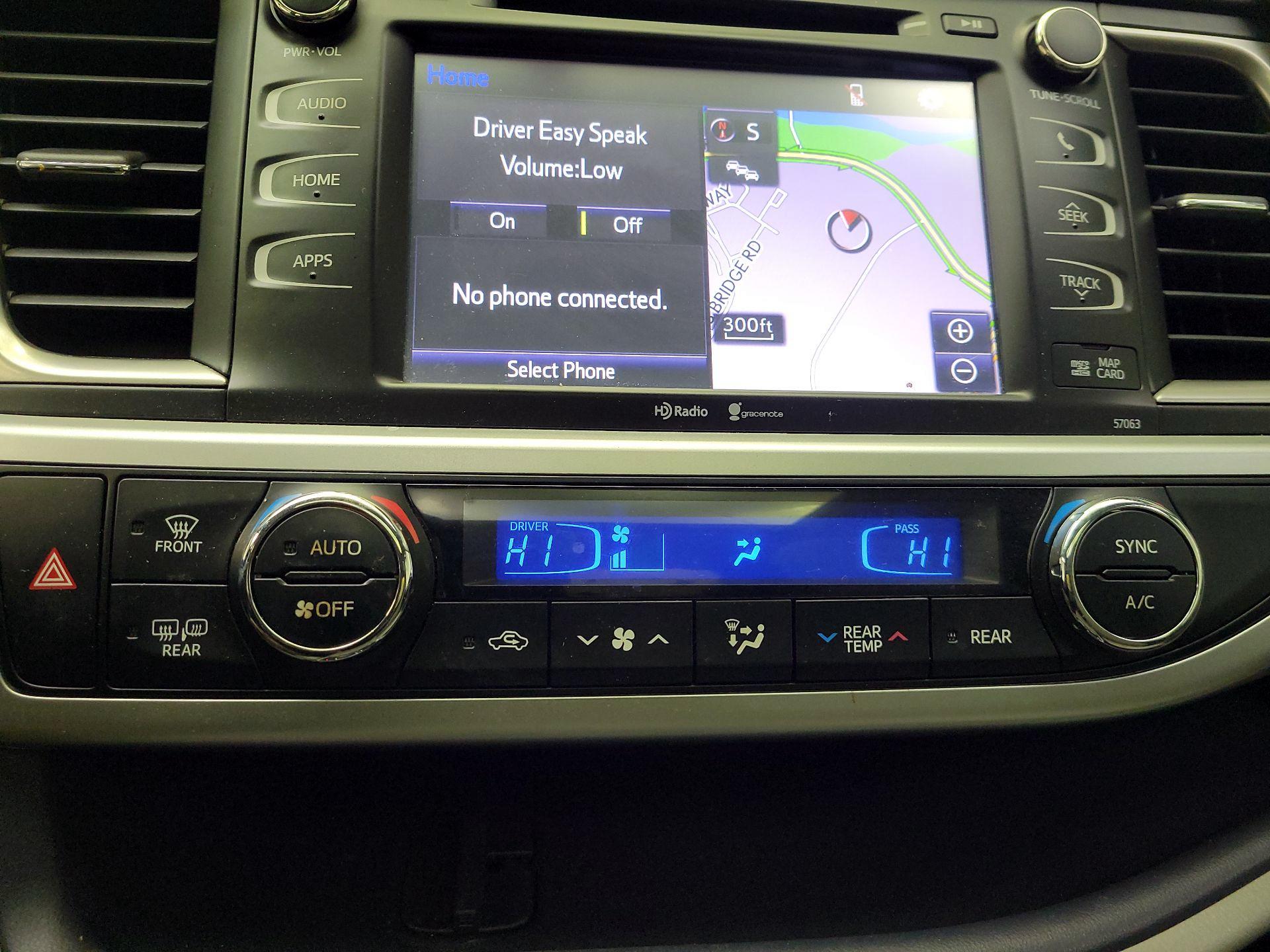 Thumbnail: 2015 Toyota Highlander - 14