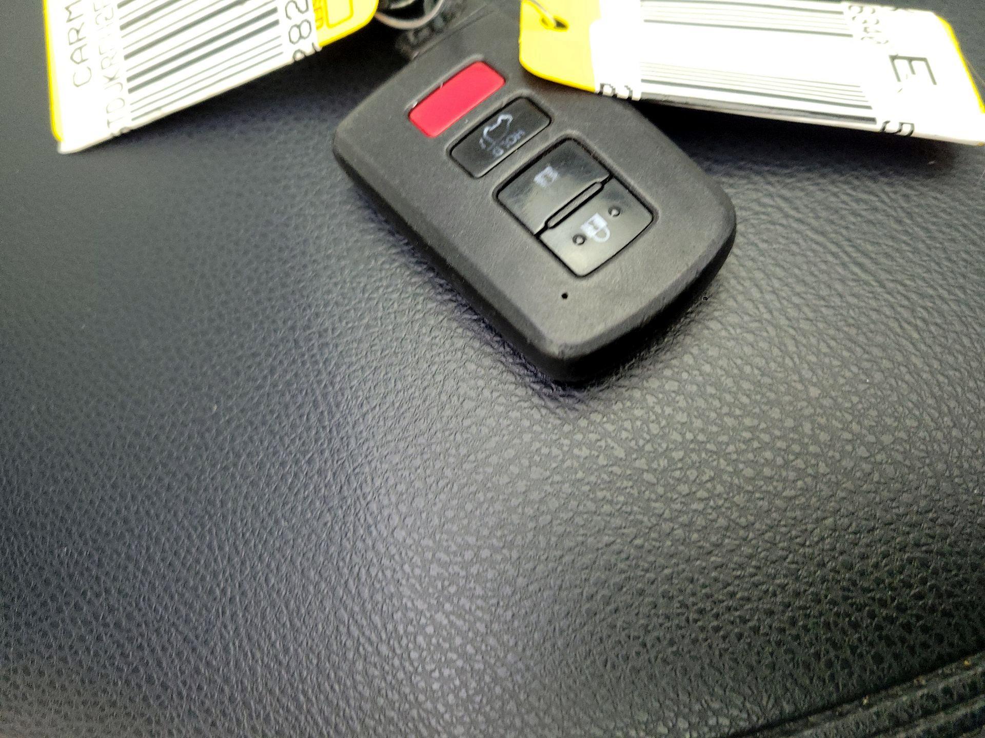 Thumbnail: 2015 Toyota Highlander - 20