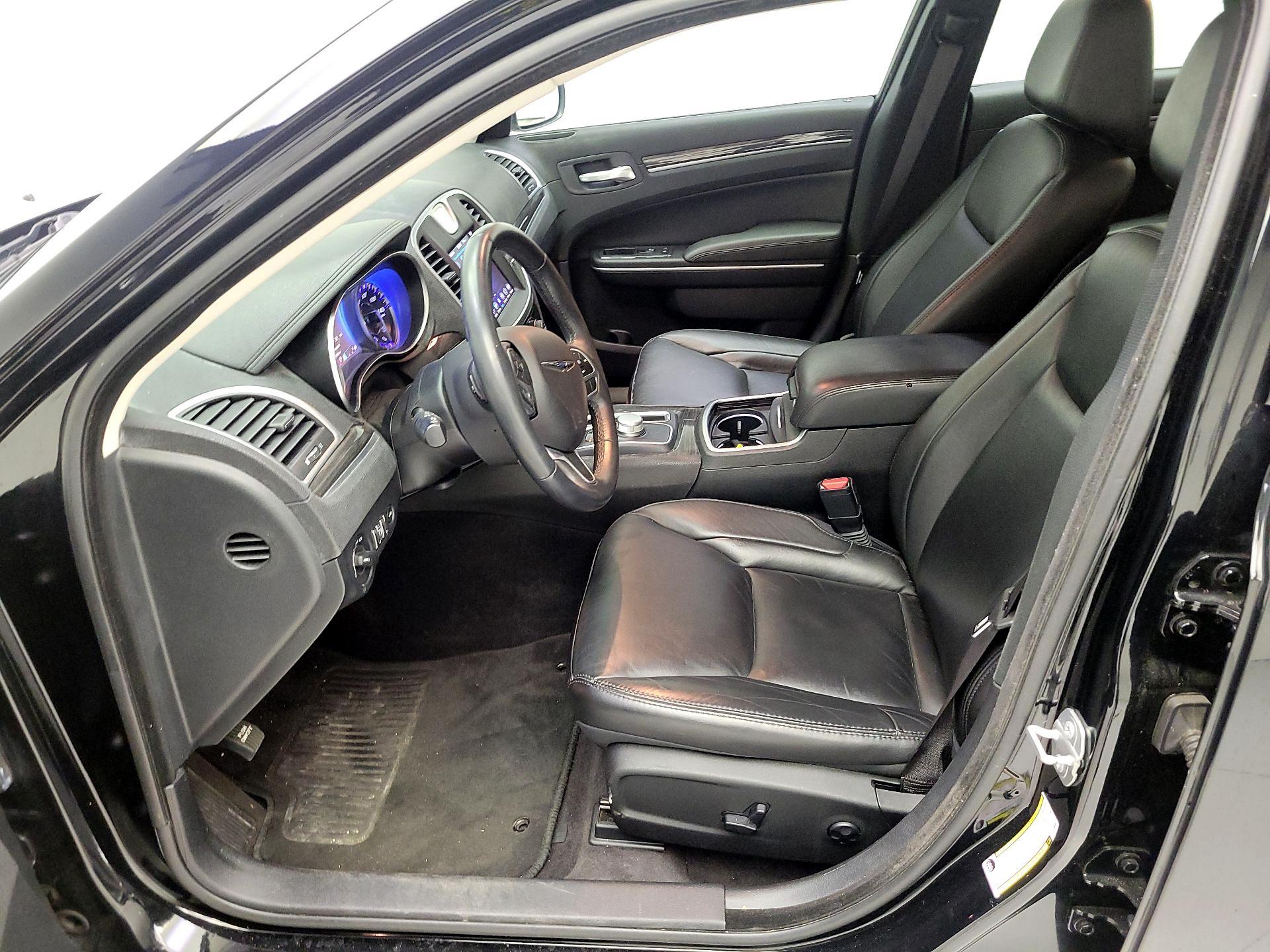 Thumbnail: 2018 Chrysler 300 - 9