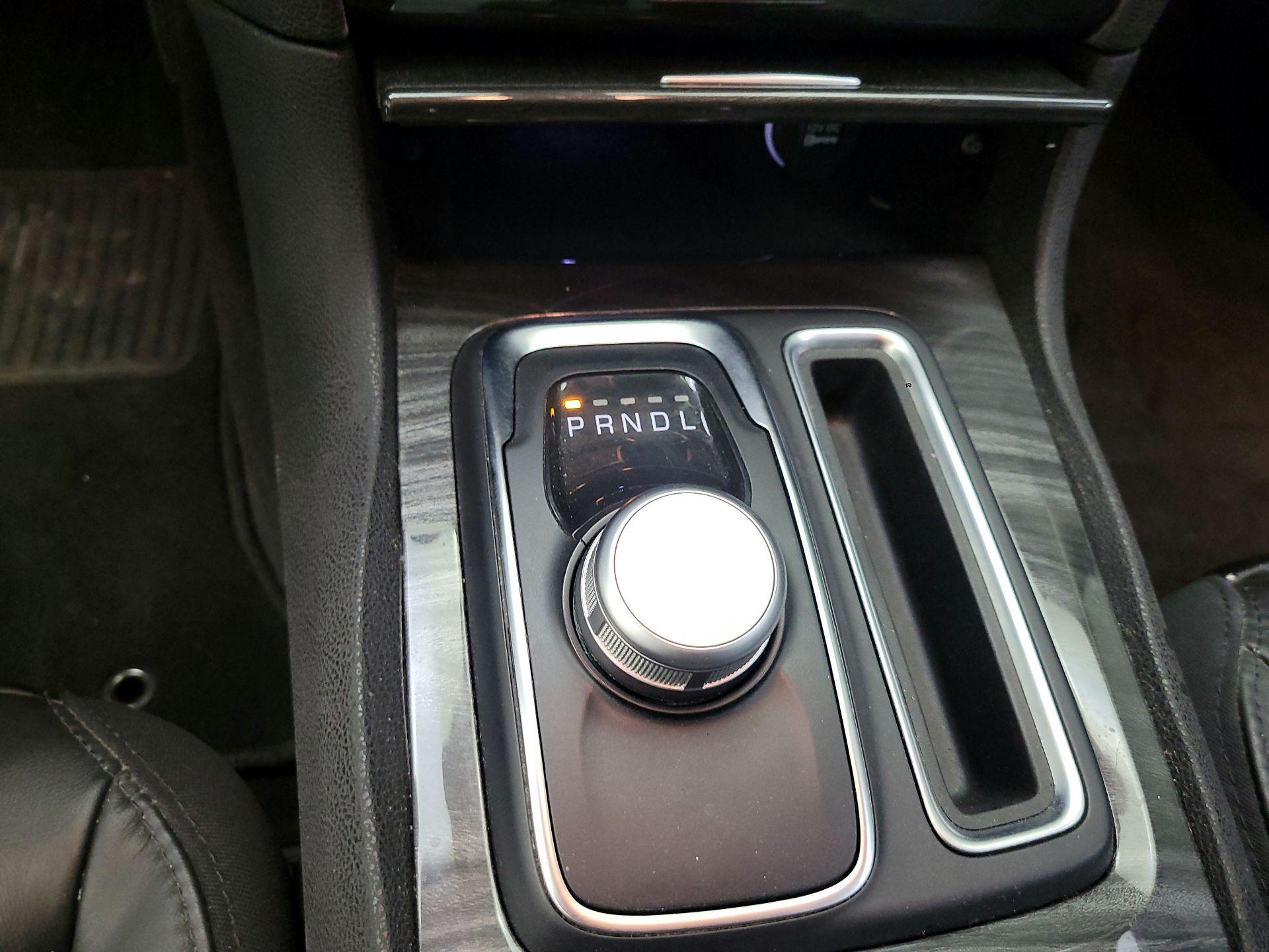 Thumbnail: 2018 Chrysler 300 - 15