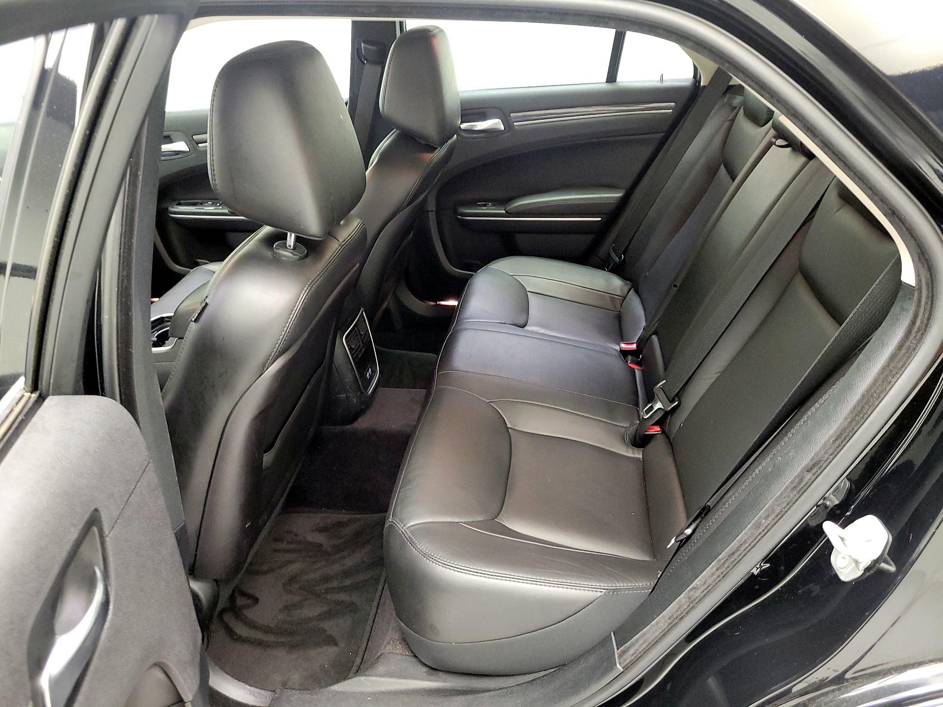 Thumbnail: 2018 Chrysler 300 - 17