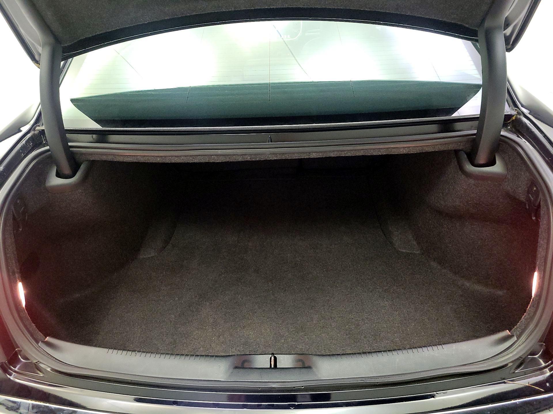 Thumbnail: 2018 Chrysler 300 - 18