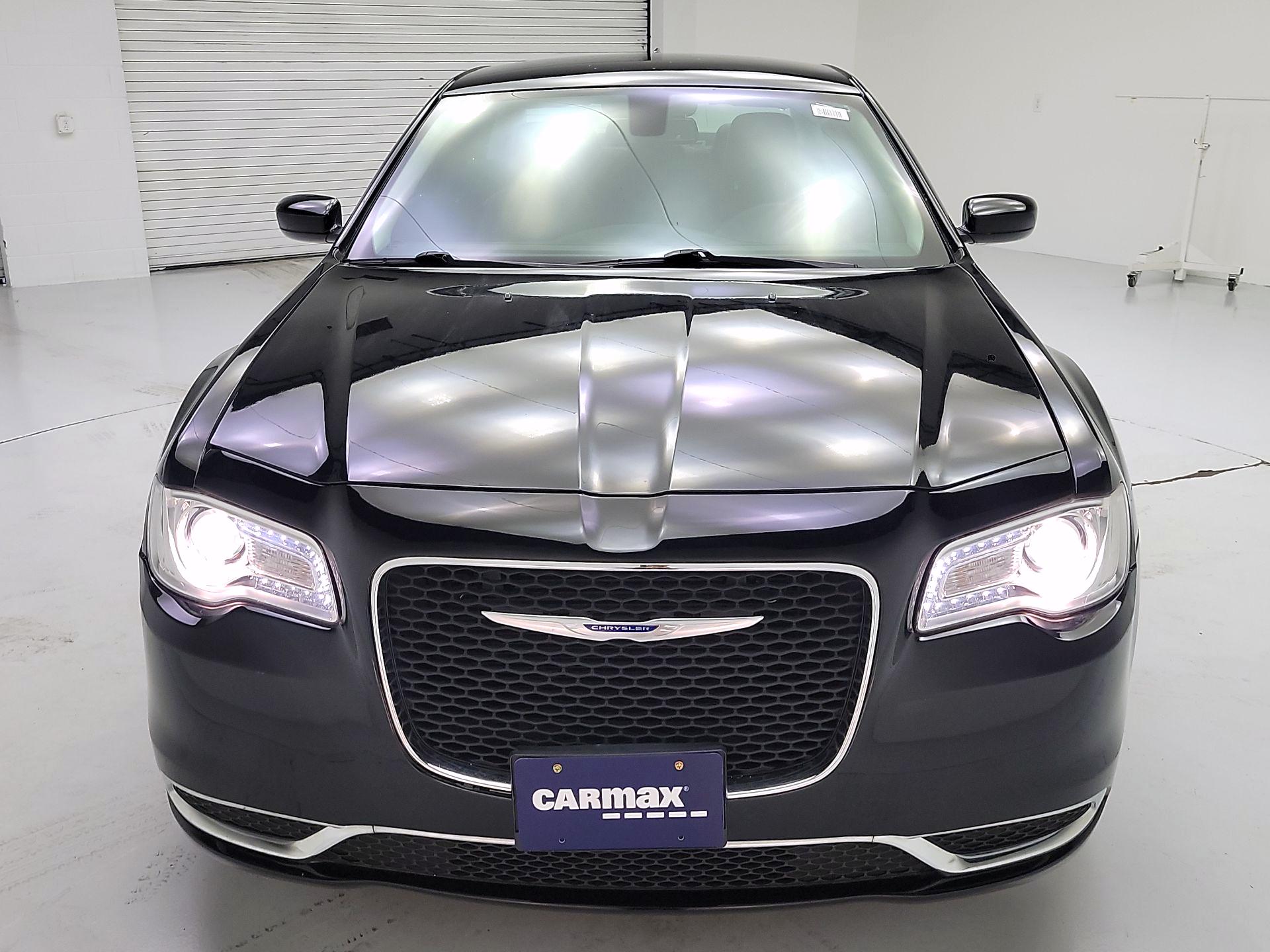 Thumbnail: 2018 Chrysler 300 - 2