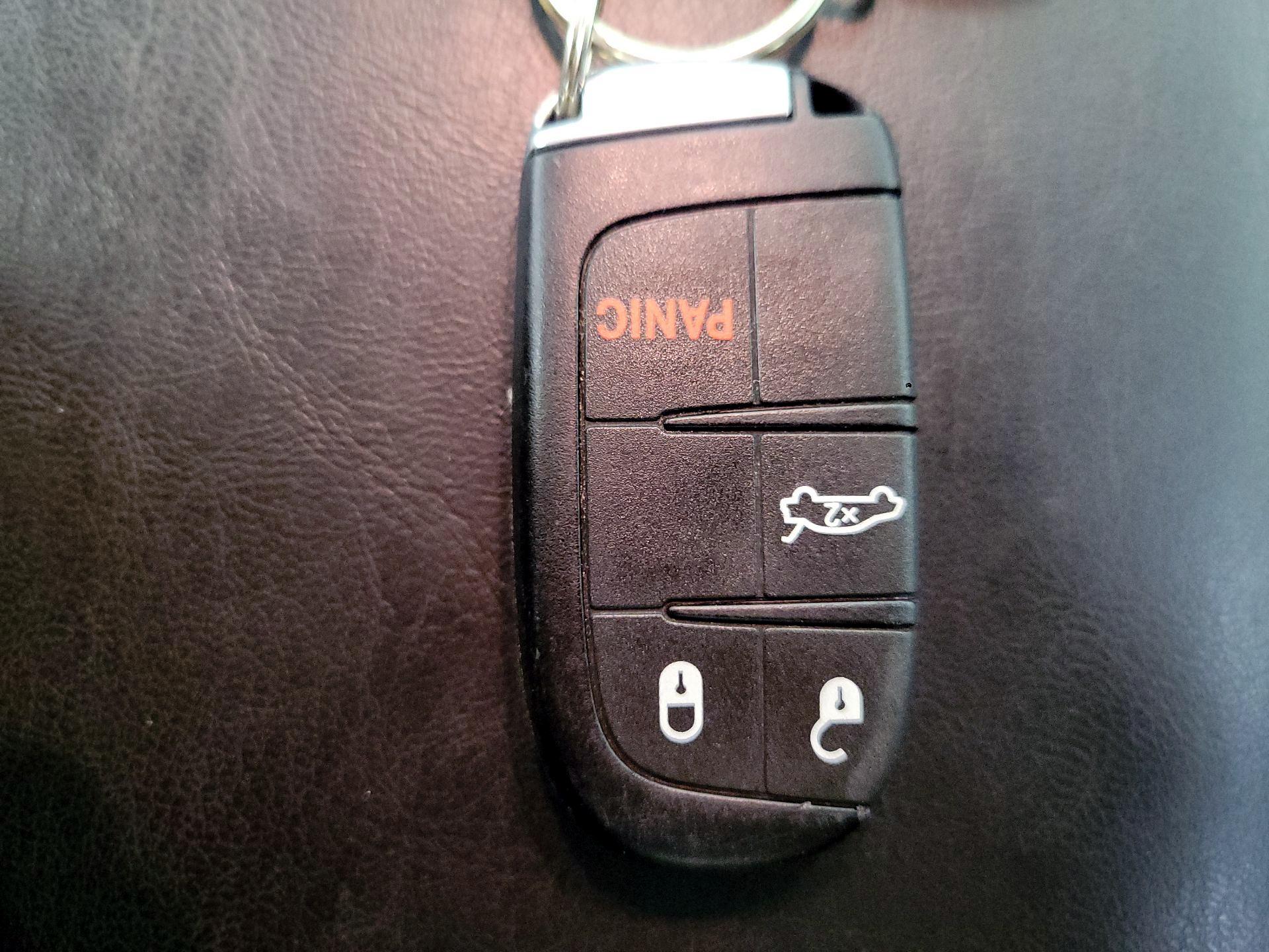 Thumbnail: 2018 Chrysler 300 - 20