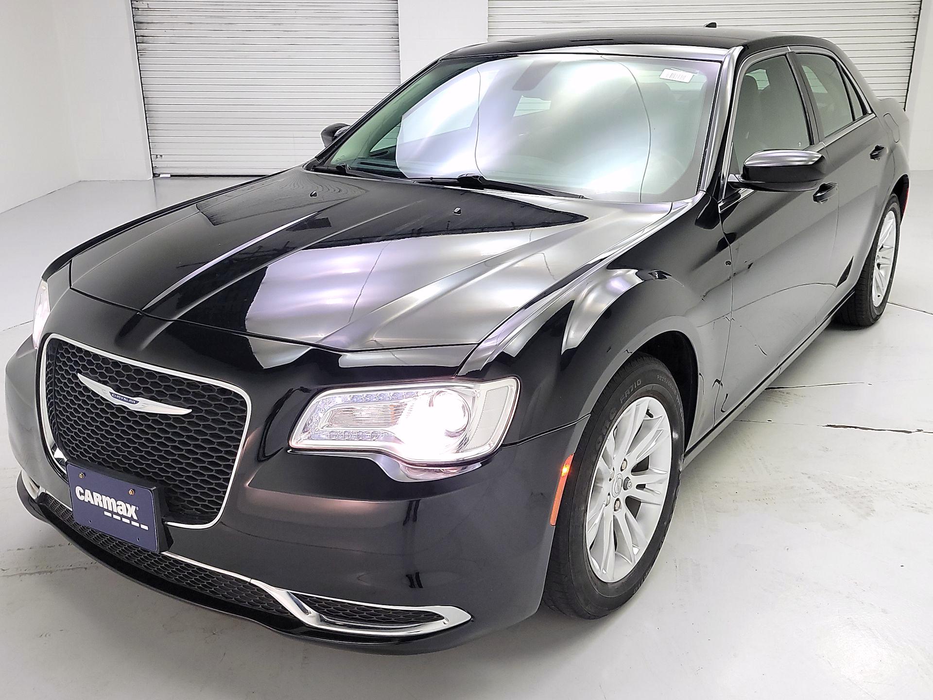 Thumbnail: 2018 Chrysler 300 - 3