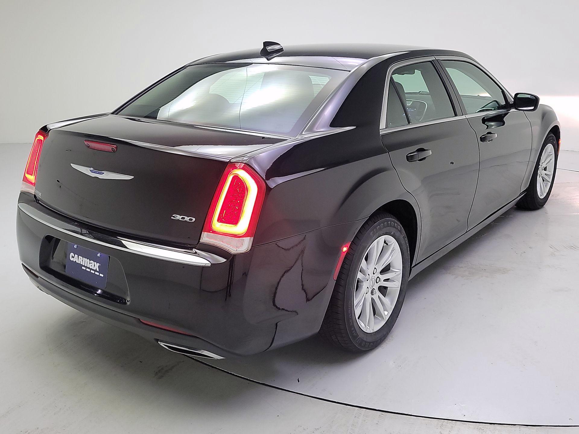 Thumbnail: 2018 Chrysler 300 - 5