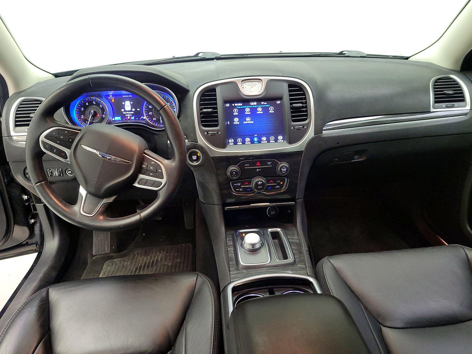 Thumbnail: 2018 Chrysler 300 - 8