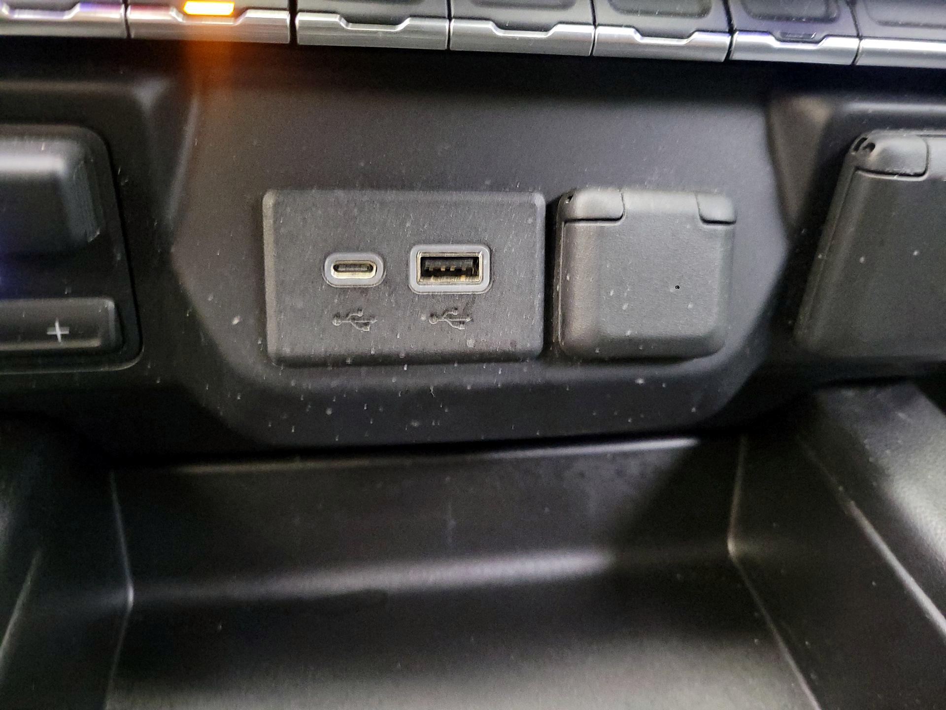 Thumbnail: 2019 Chevrolet Silverado 1500 - 16