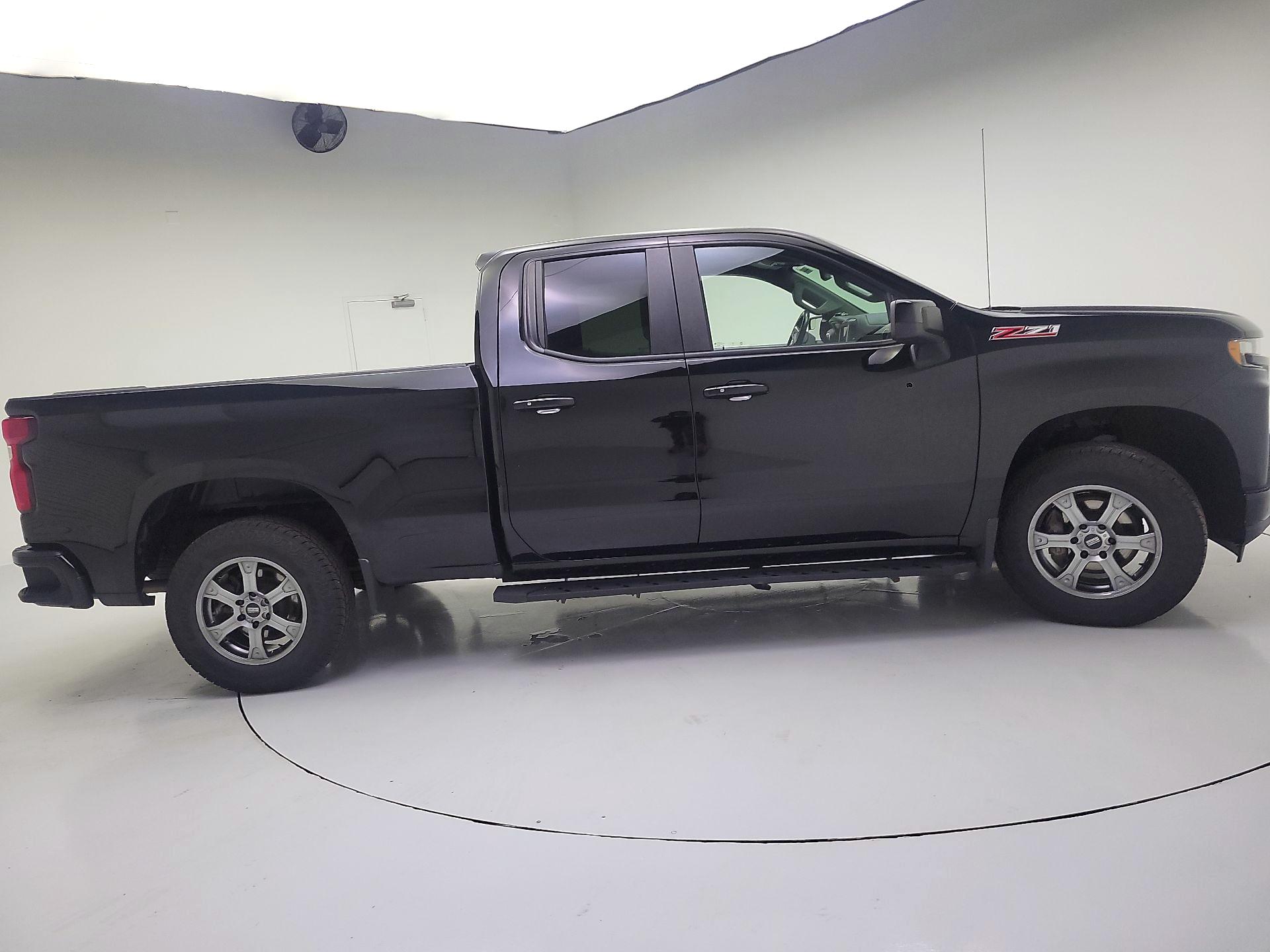 Thumbnail: 2019 Chevrolet Silverado 1500 - 4