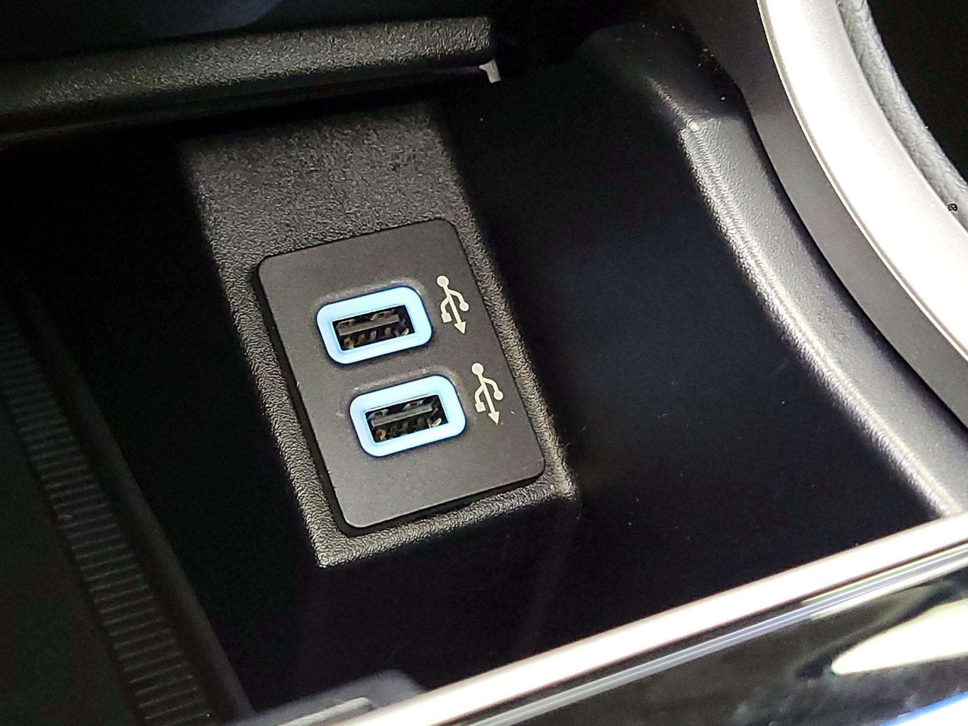 Thumbnail: 2019 Ford Edge - 17