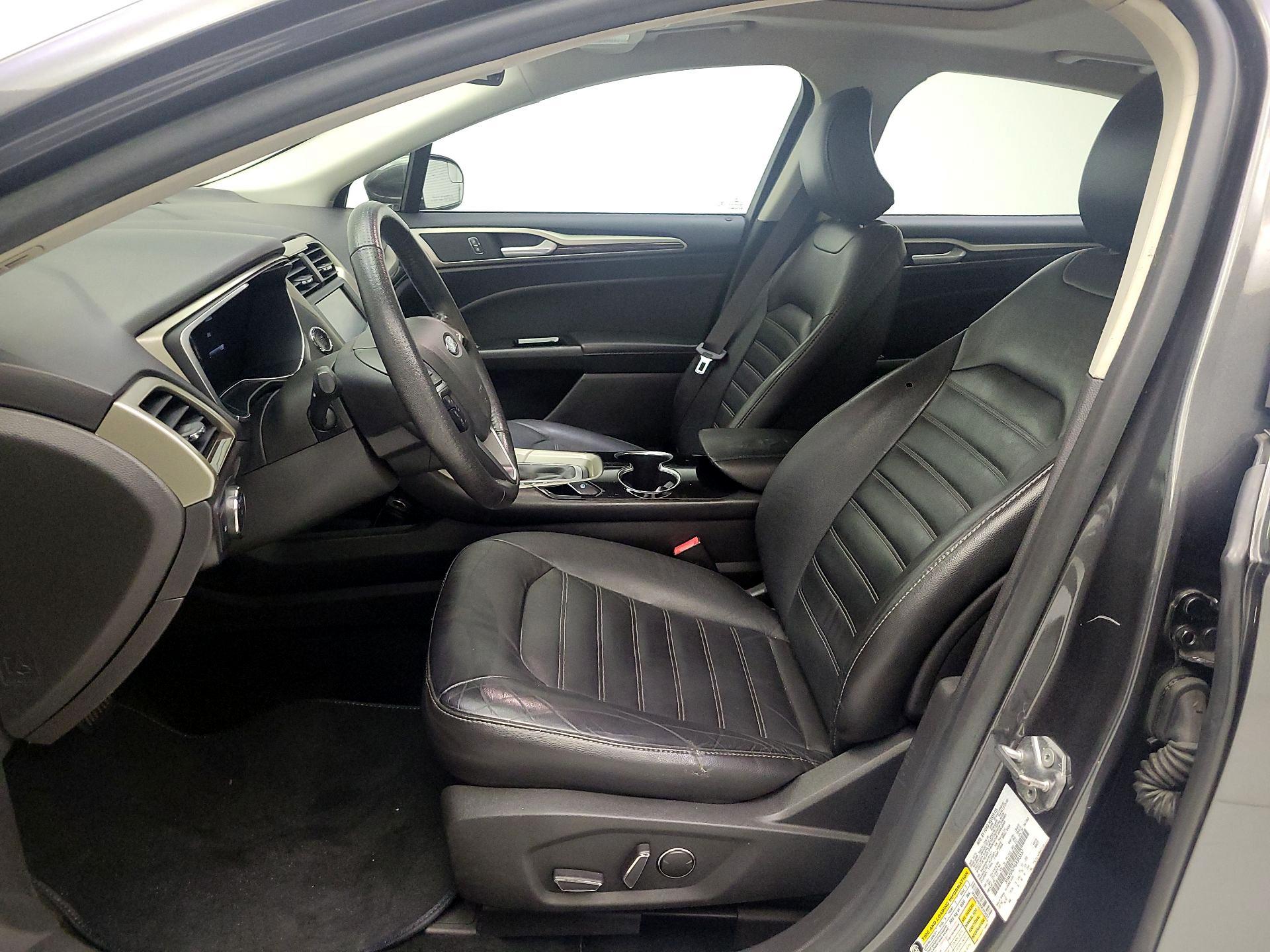 Thumbnail: 2016 Ford Fusion - 9