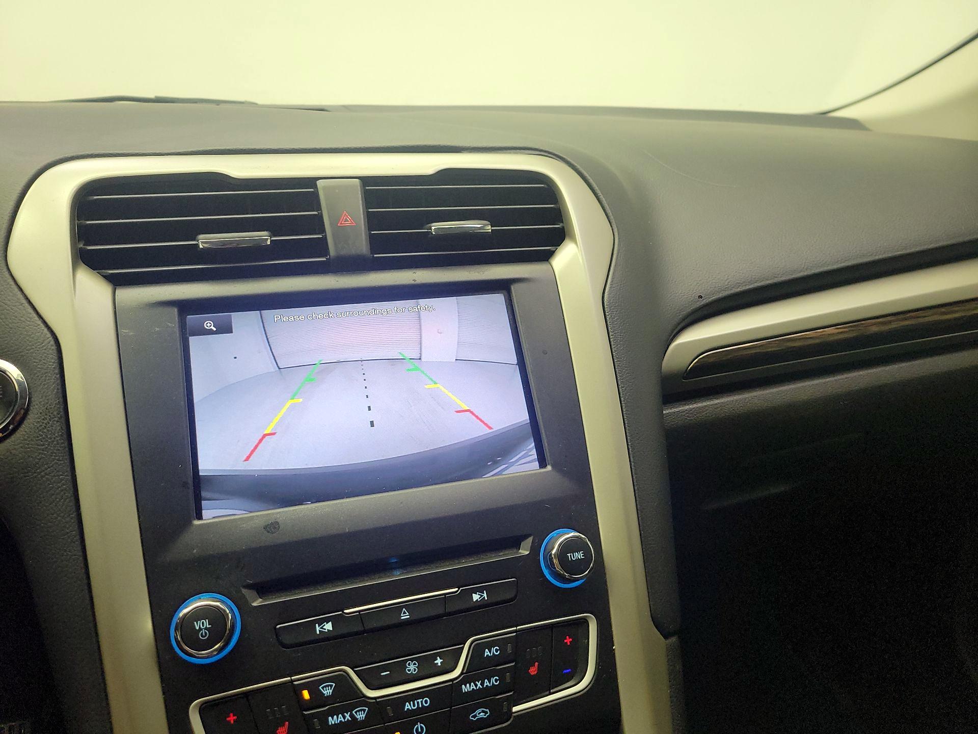 Thumbnail: 2016 Ford Fusion - 13