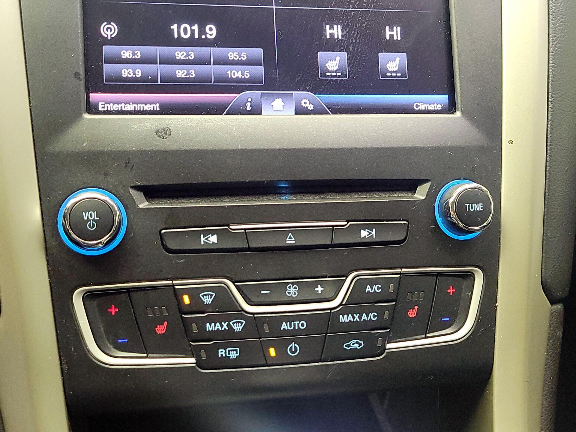 Thumbnail: 2016 Ford Fusion - 15