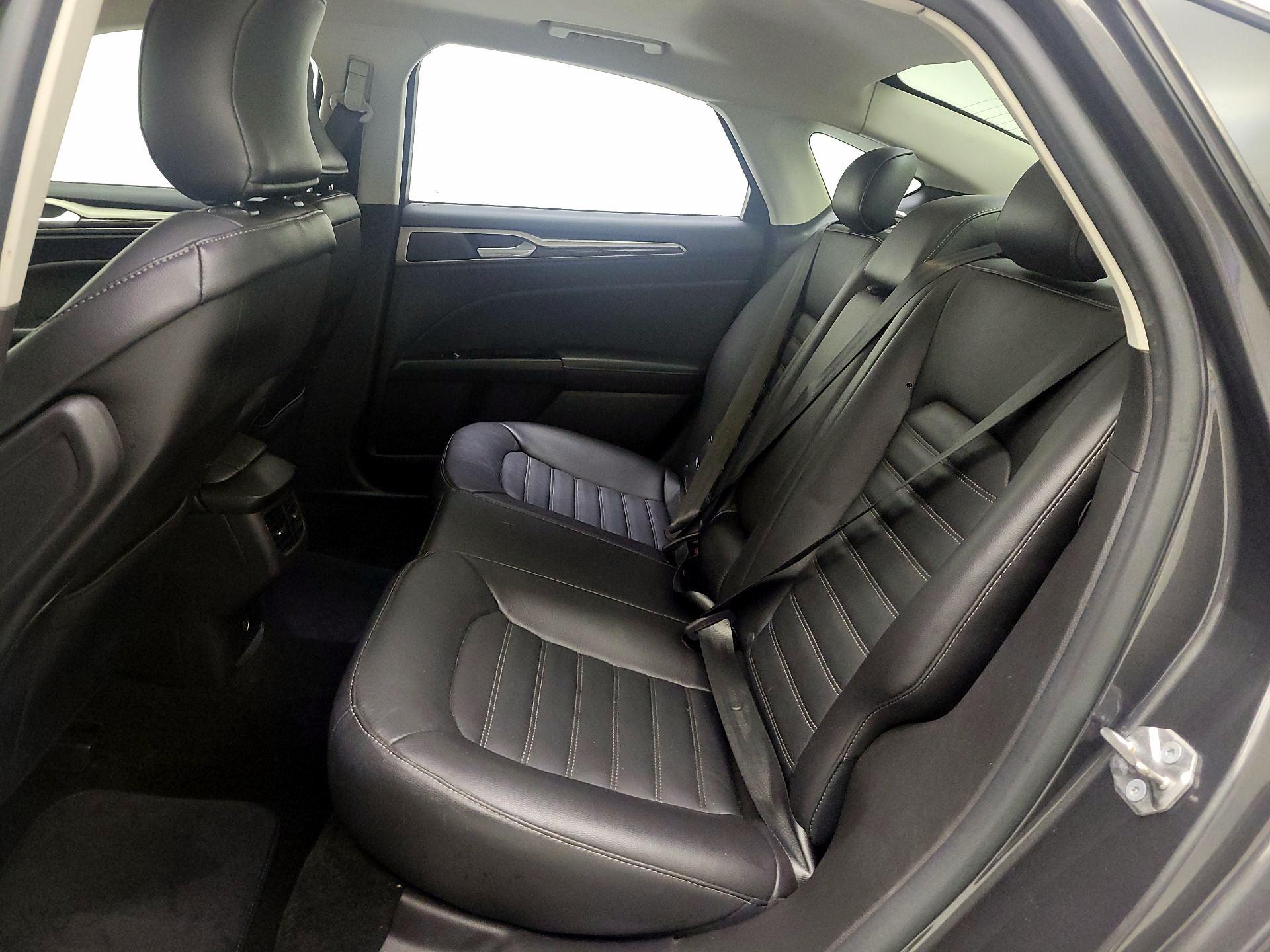 Thumbnail: 2016 Ford Fusion - 18