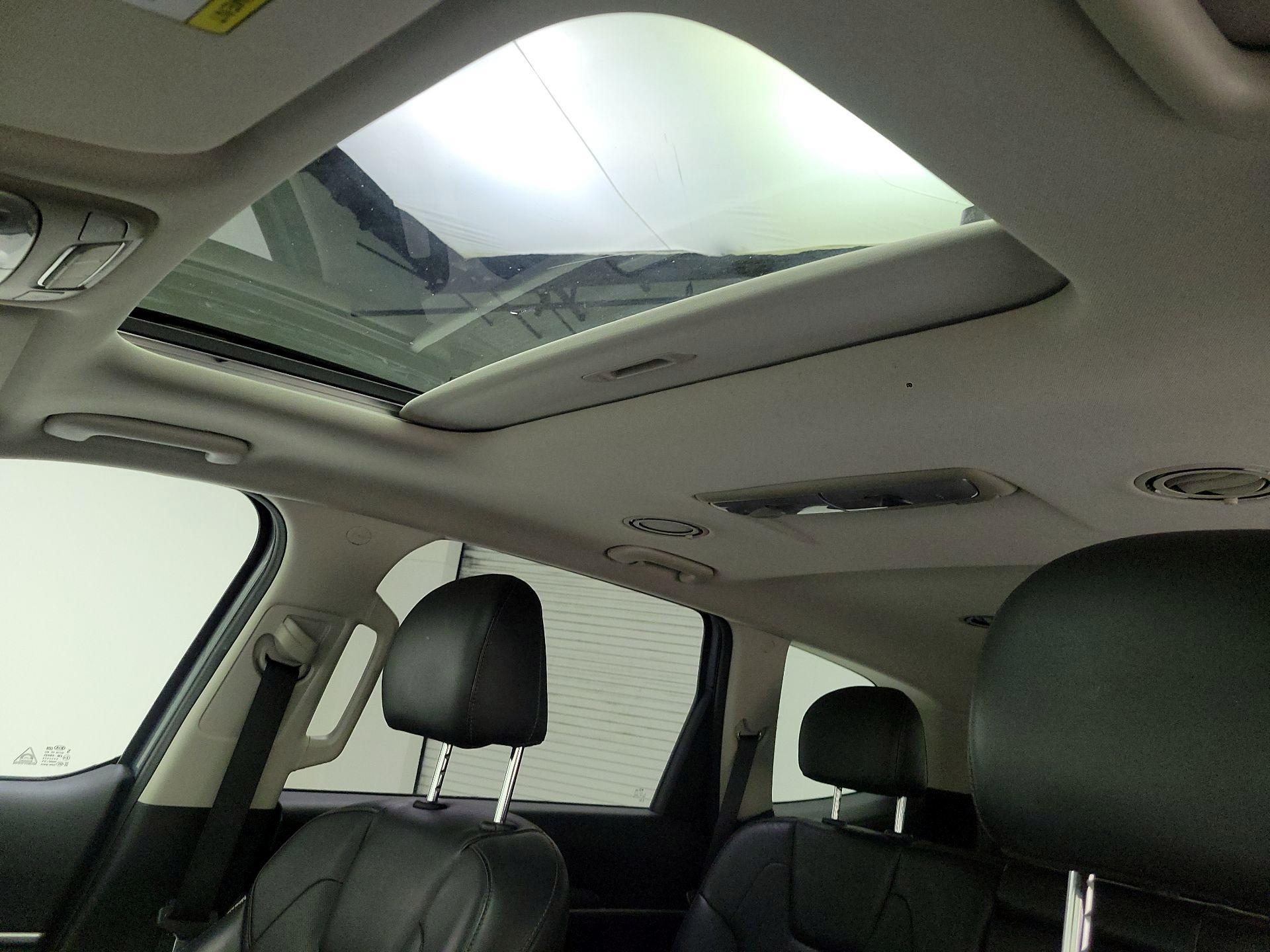 Thumbnail: 2020 Kia Telluride - 17