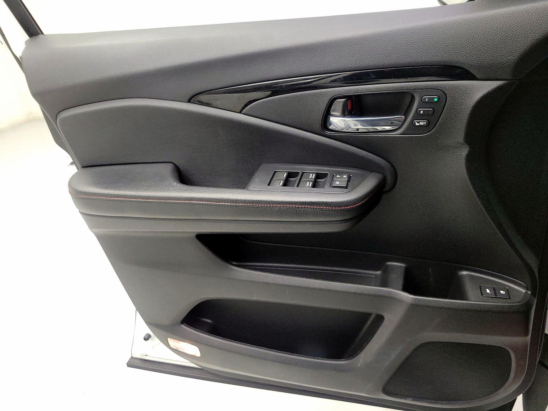 Thumbnail: 2021 Honda Pilot - 10