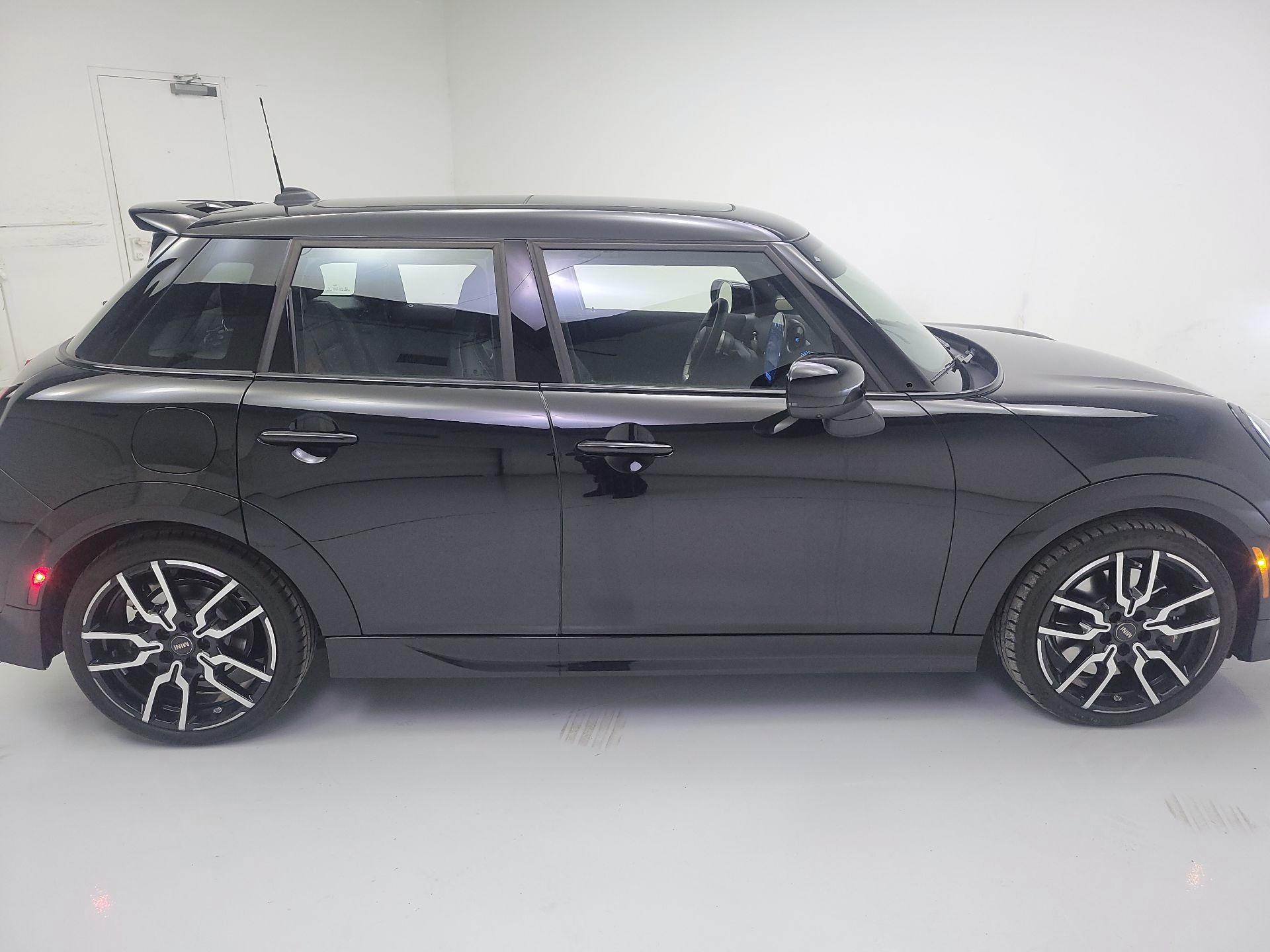 Thumbnail: 2026 MINI Cooper Hardtop - 4