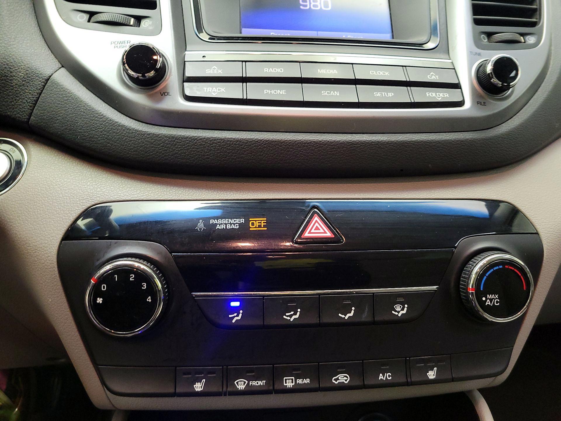 Thumbnail: 2016 Hyundai Tucson - 14
