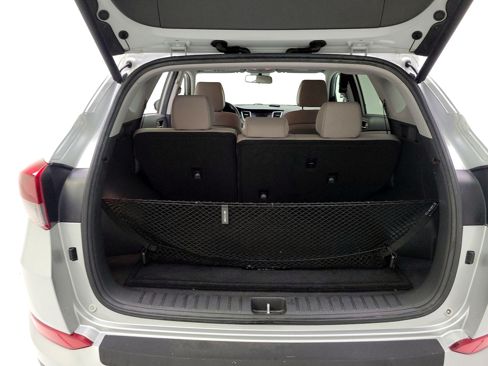 Thumbnail: 2016 Hyundai Tucson - 18