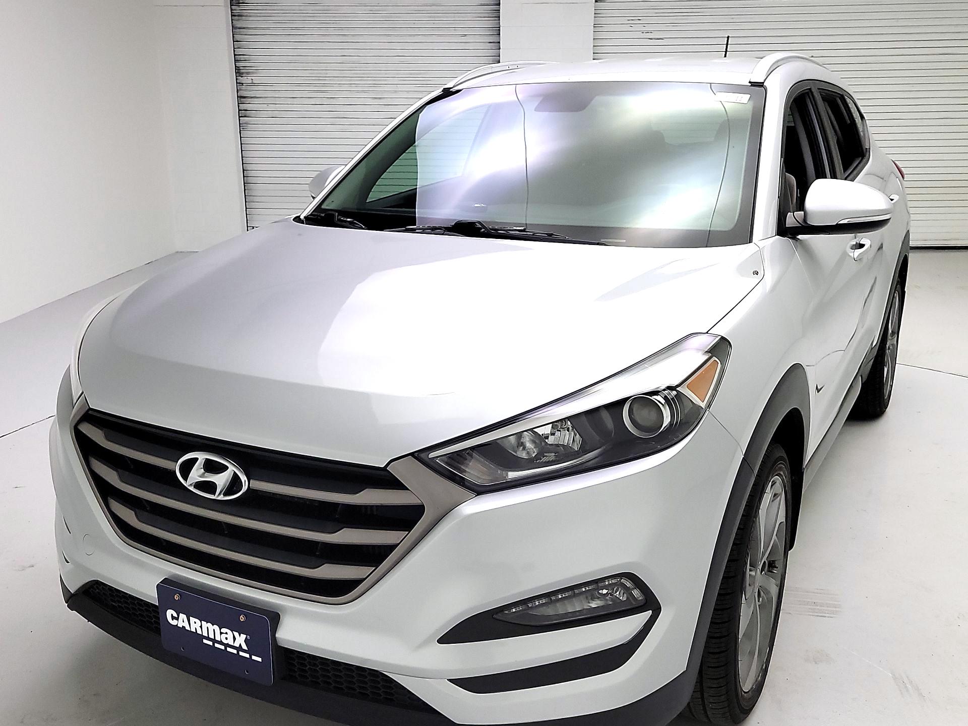 Thumbnail: 2016 Hyundai Tucson - 3