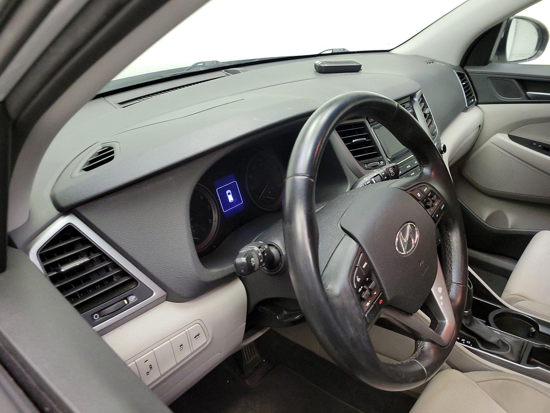 Thumbnail: 2016 Hyundai Tucson - 8